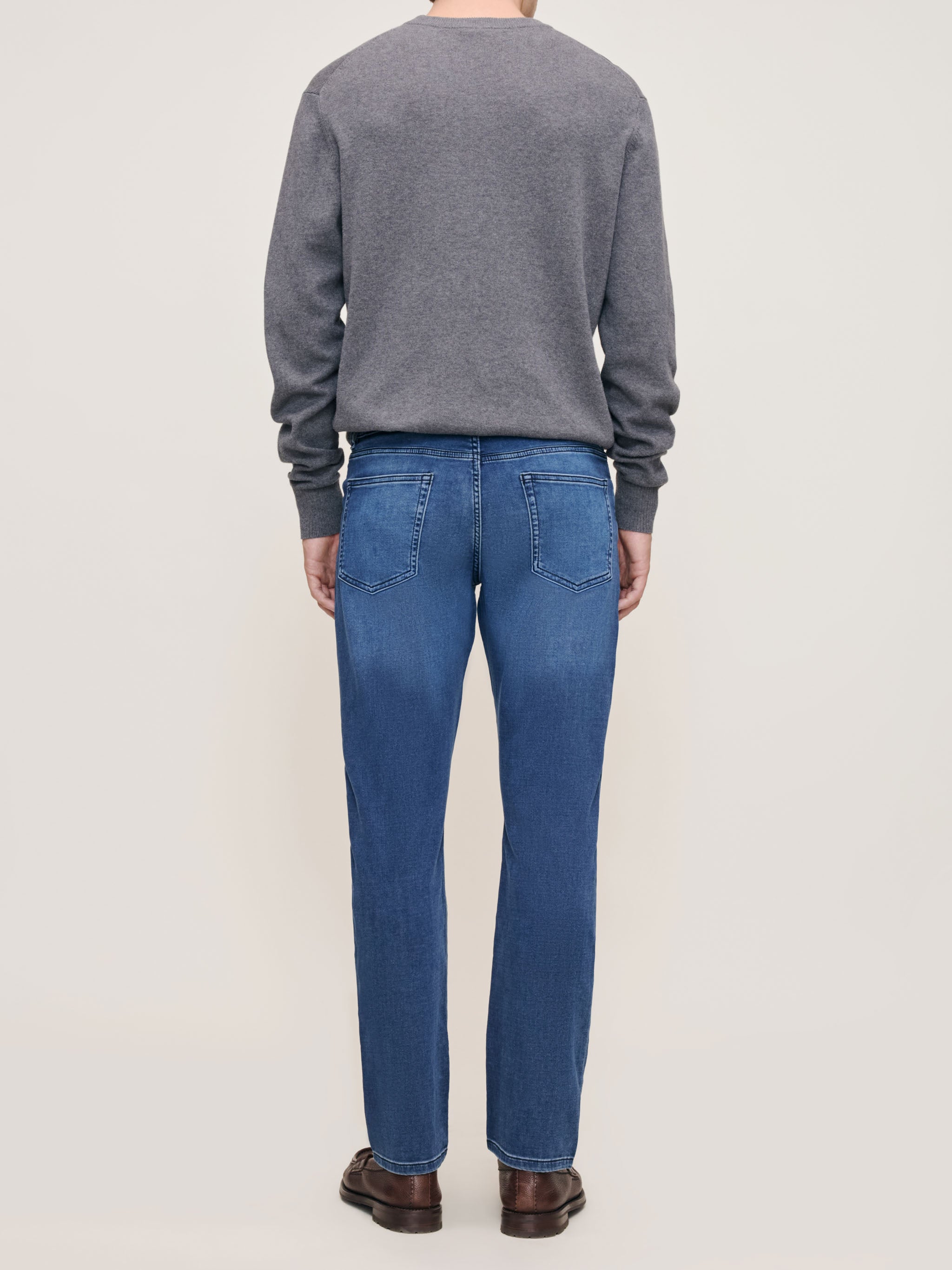 Russell Slim Straight Jeans | Chesapeake (Dark Indigo)