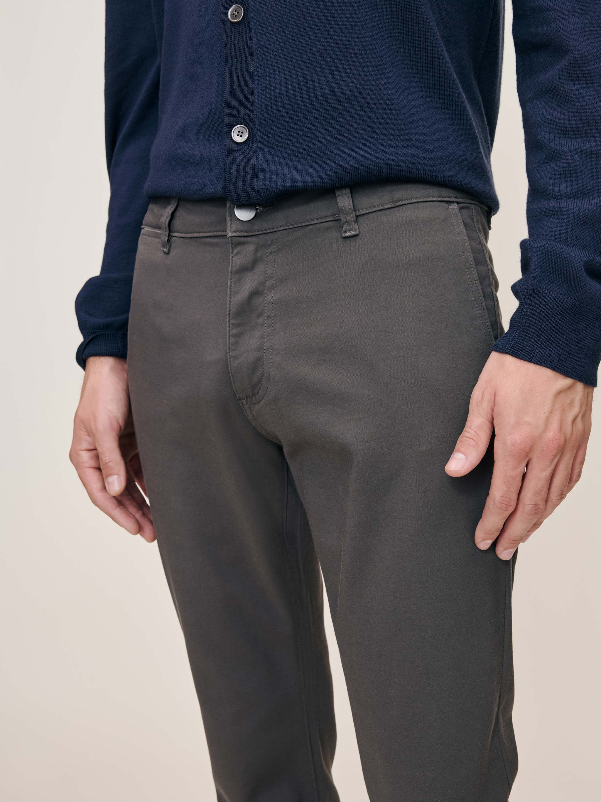 Ivan Slim Trouser | Dark Grey