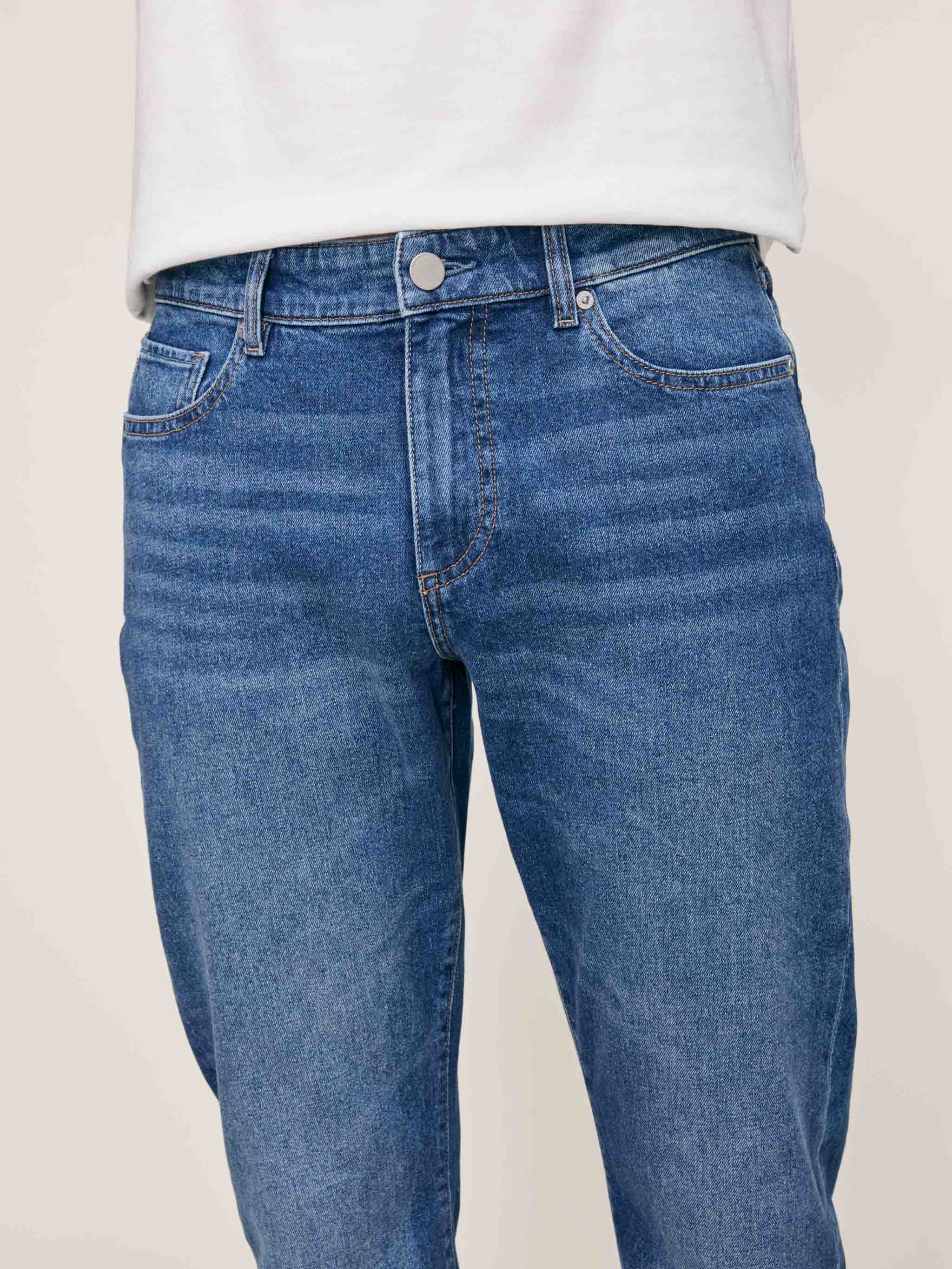 Russell Slim Straight Jeans | North Beach
