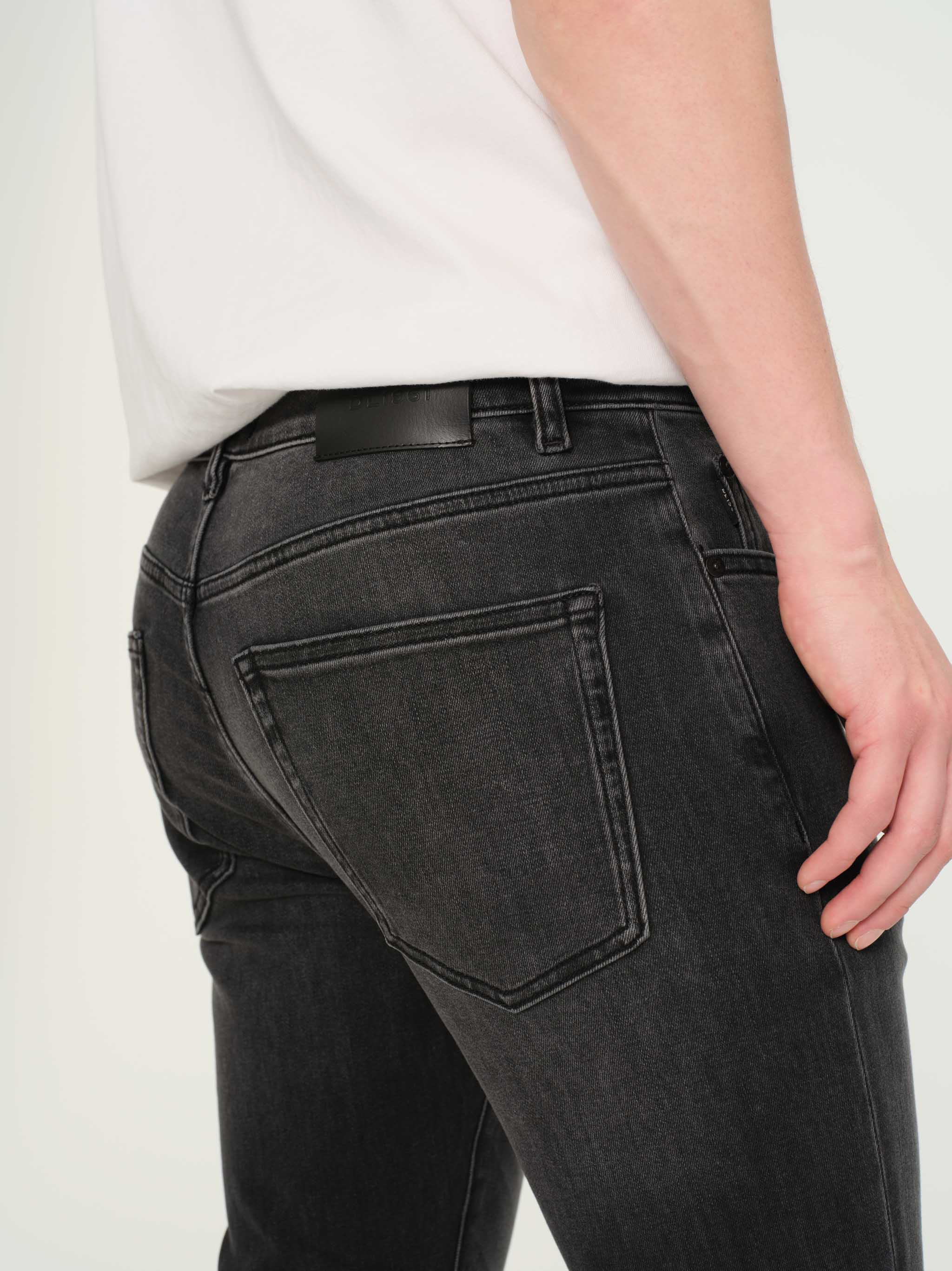 Cooper Tapered Jeans | Sable (Washed Black)