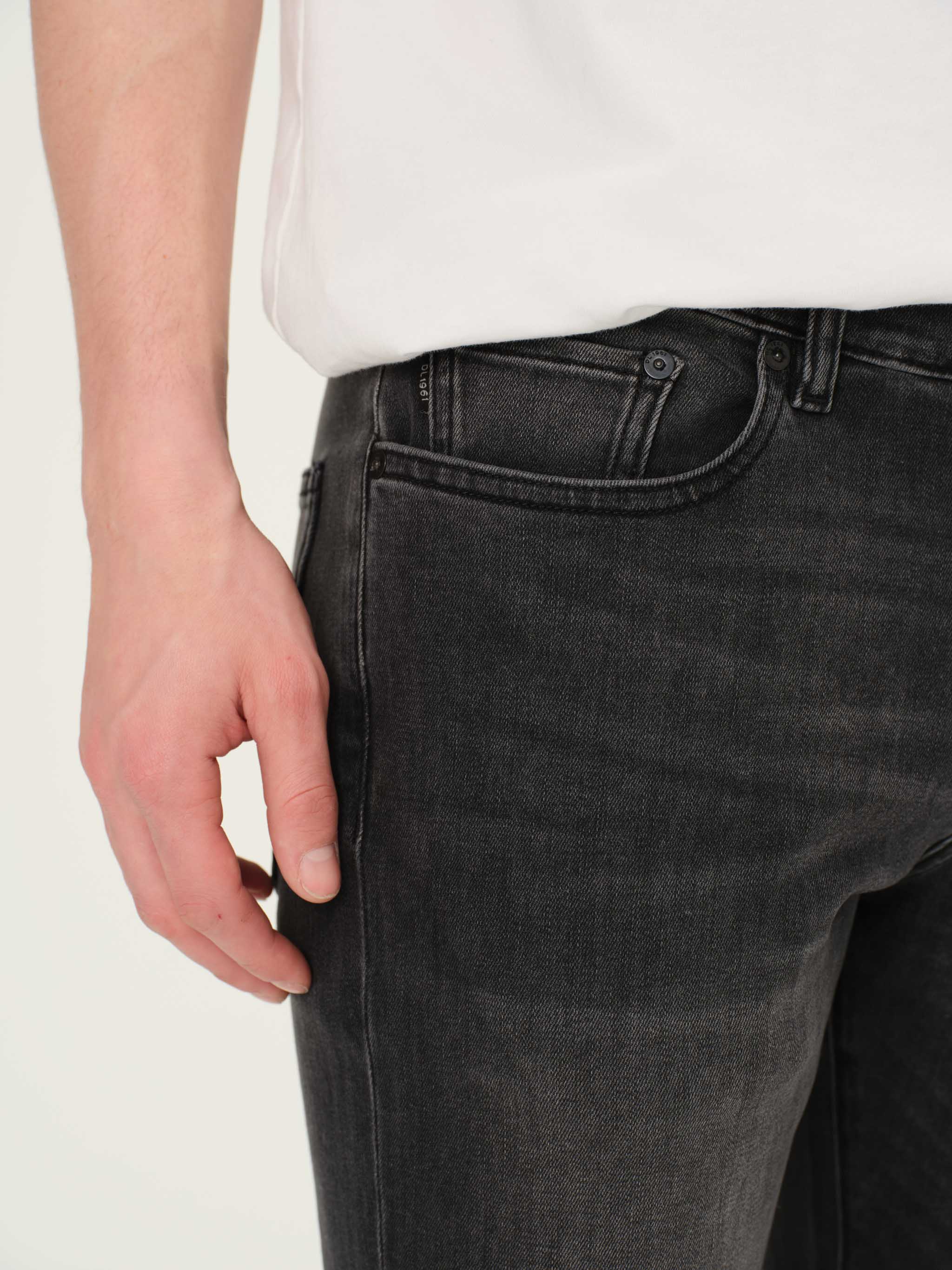 Cooper Tapered Jeans | Sable (Washed Black)