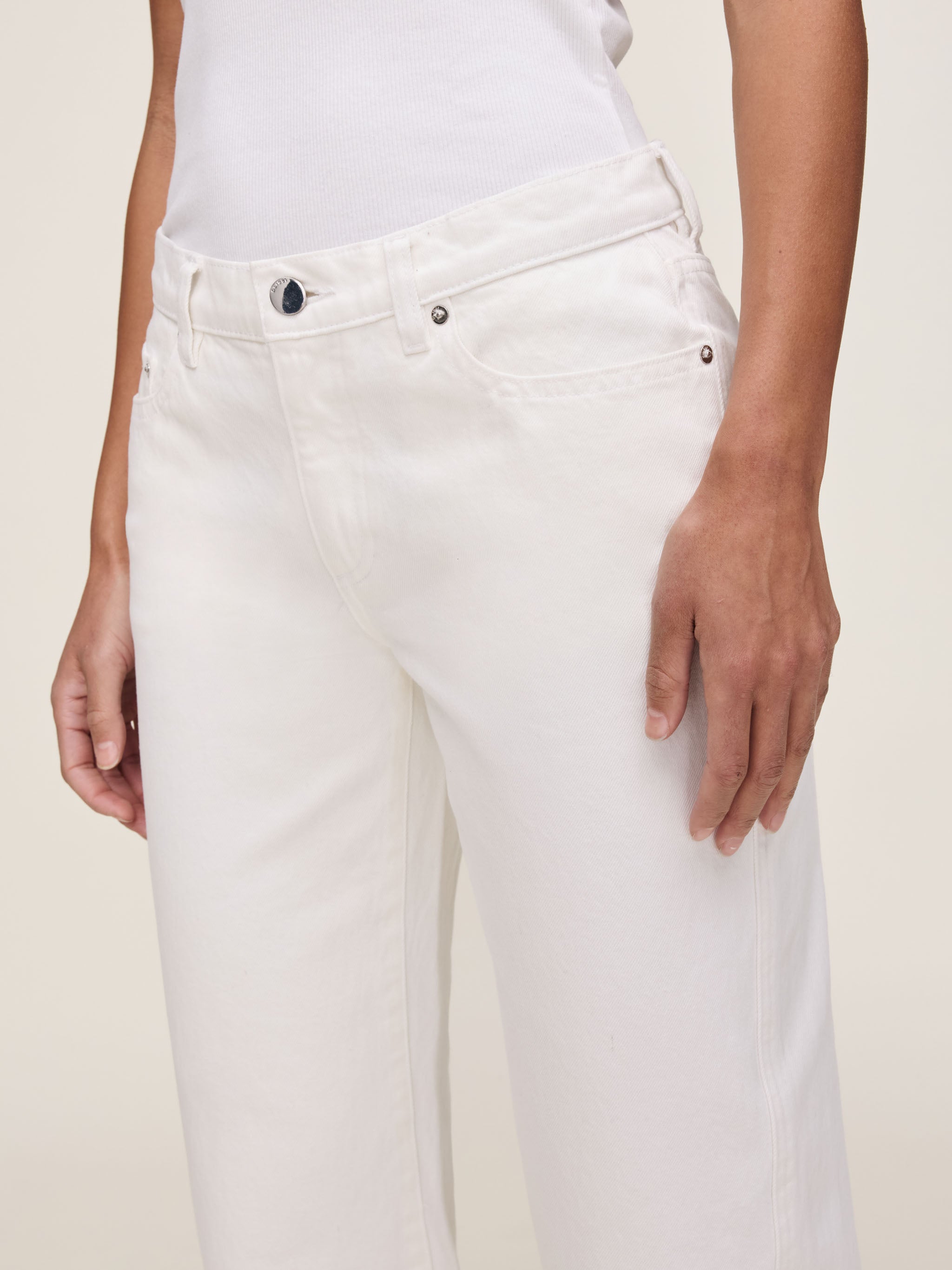 women's straight white jeans