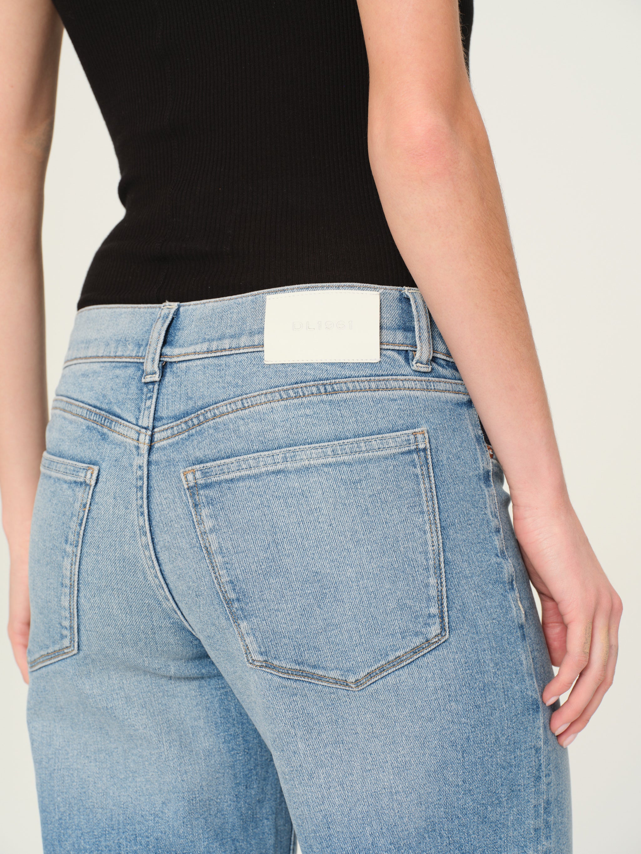 women's boyfriend blue jean