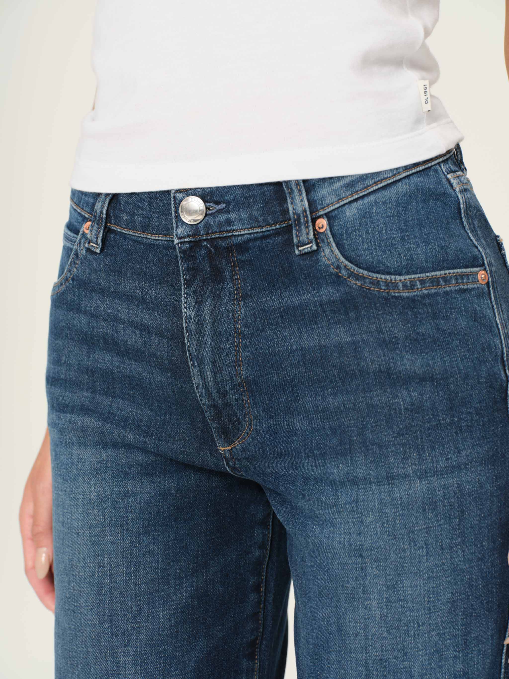 women's boyfriend blue jean
