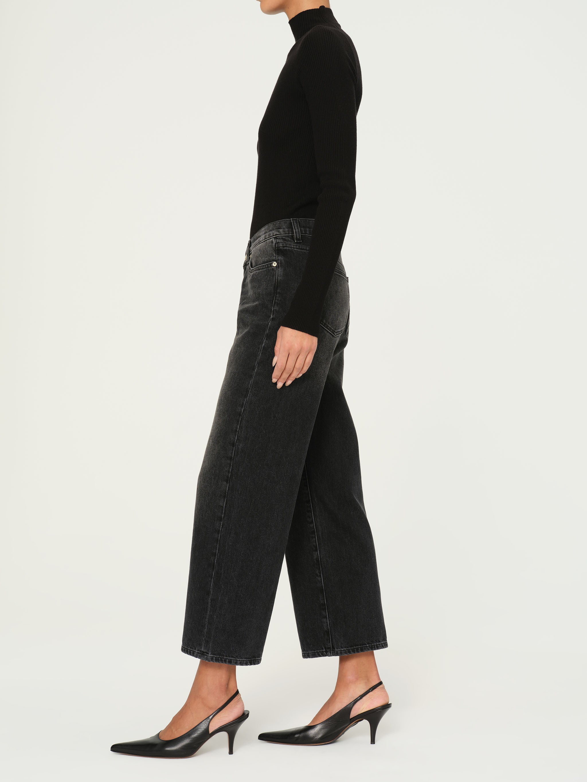 women's long sleev black top