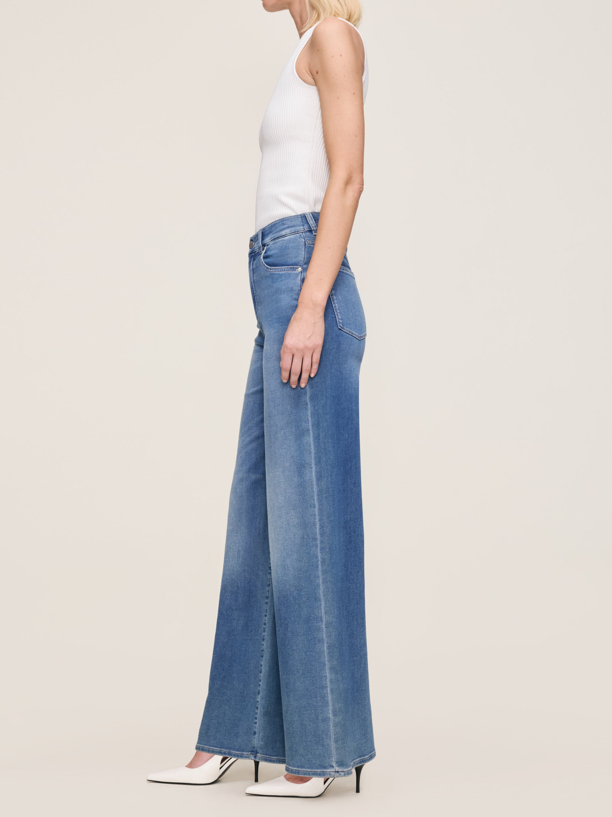 women's wide leg blue jean