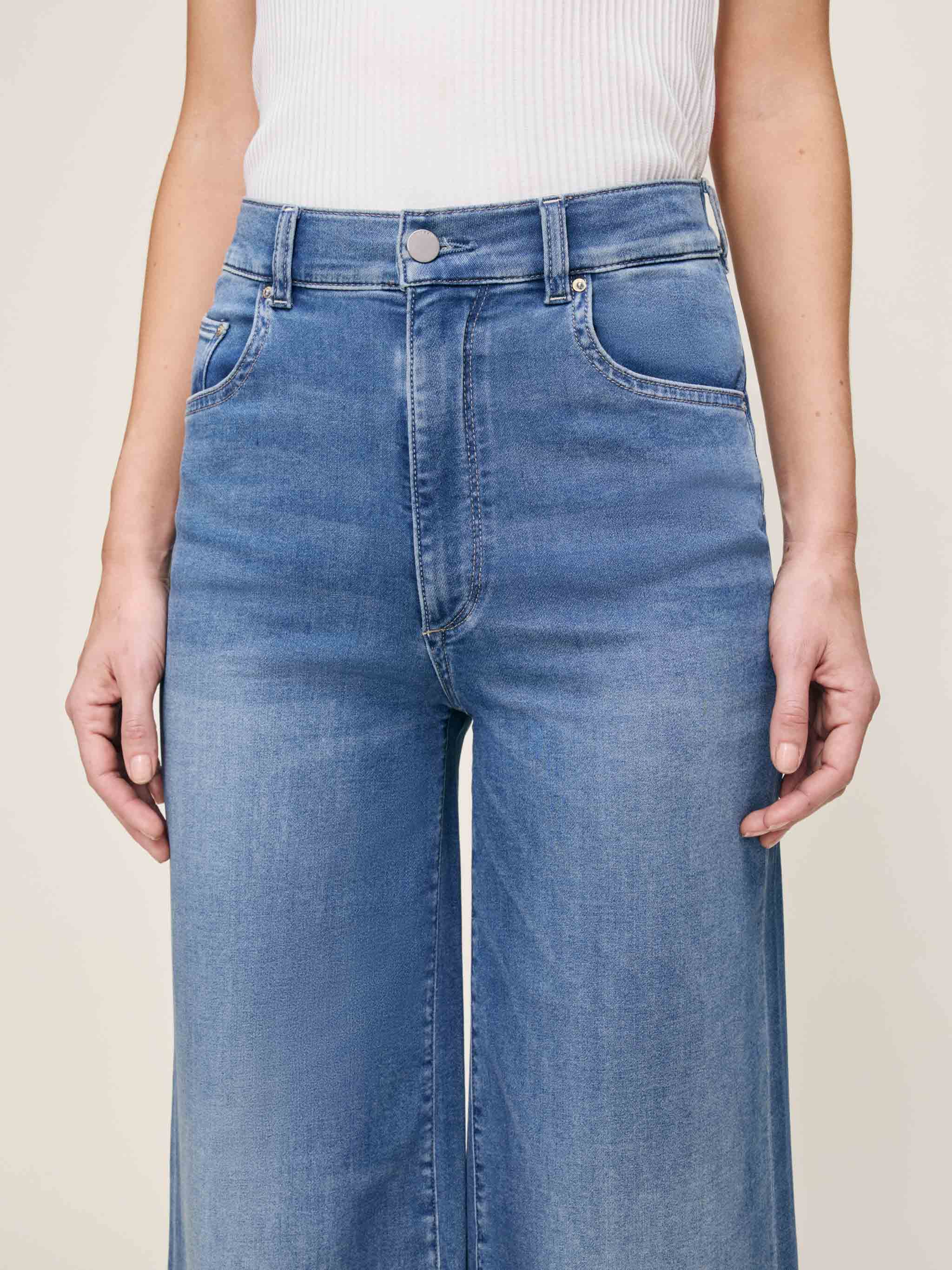 women's wide leg blue jean