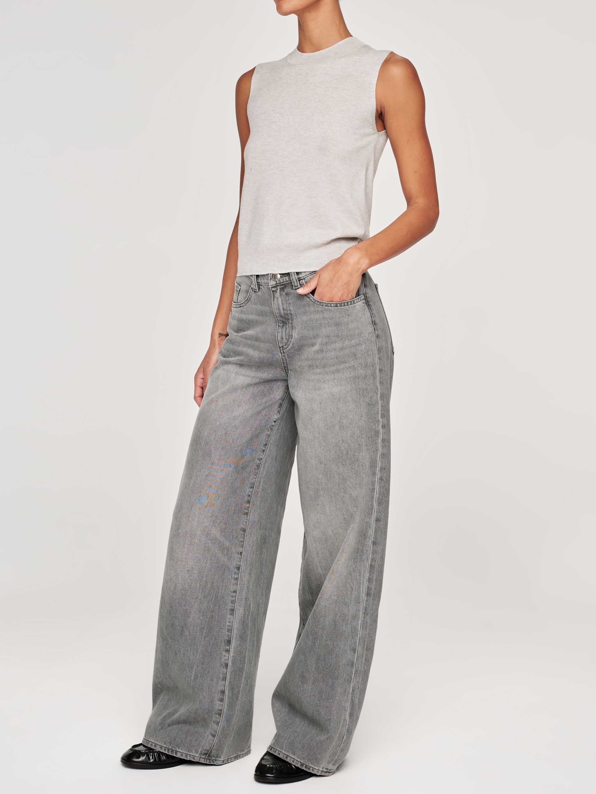 women's grey tee