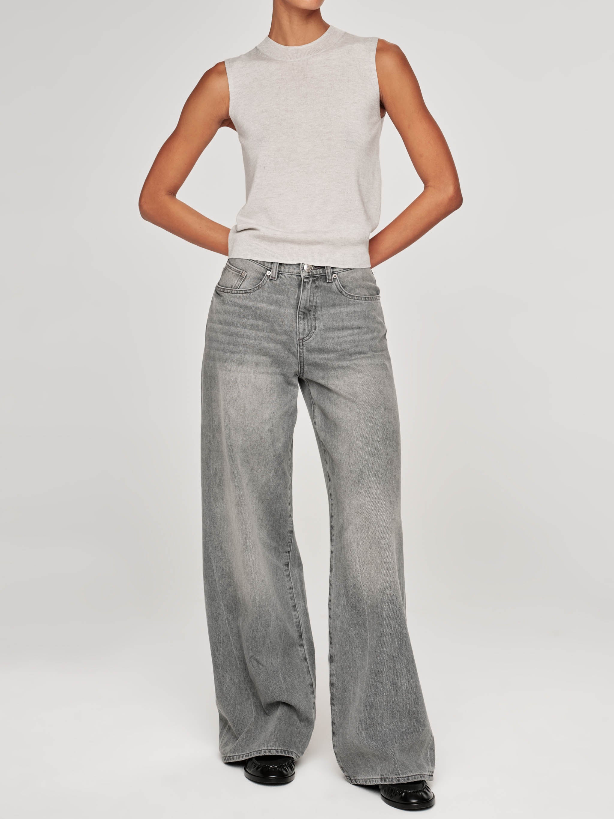 women's grey tee