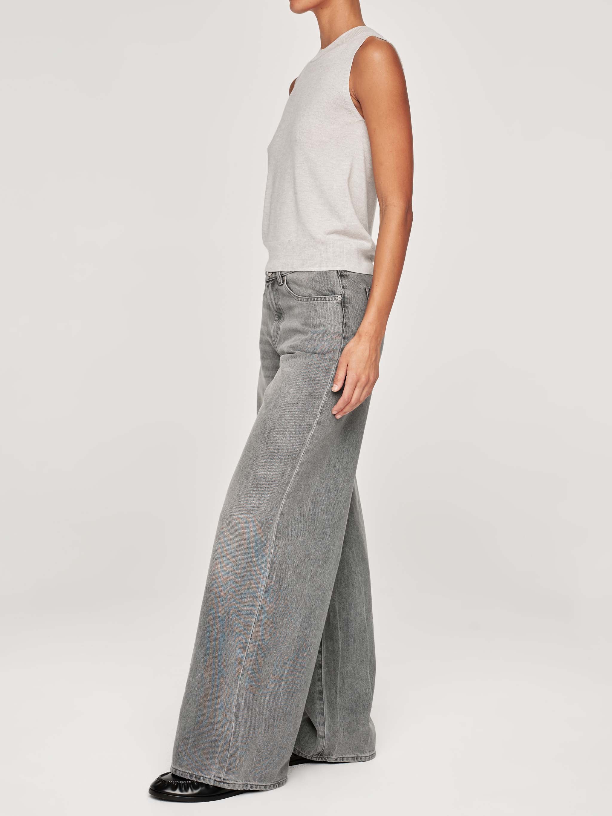 women's grey tee