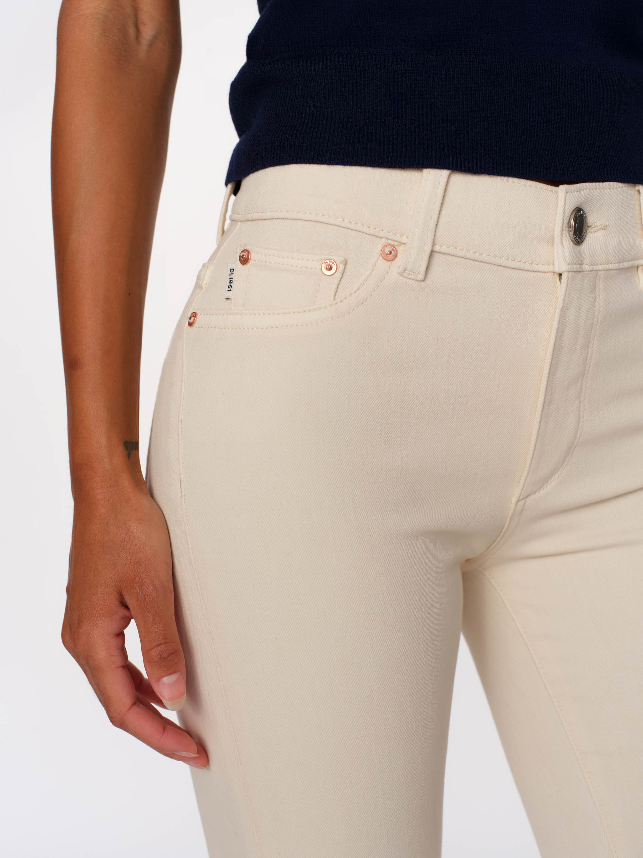 woemen's skinny white jean