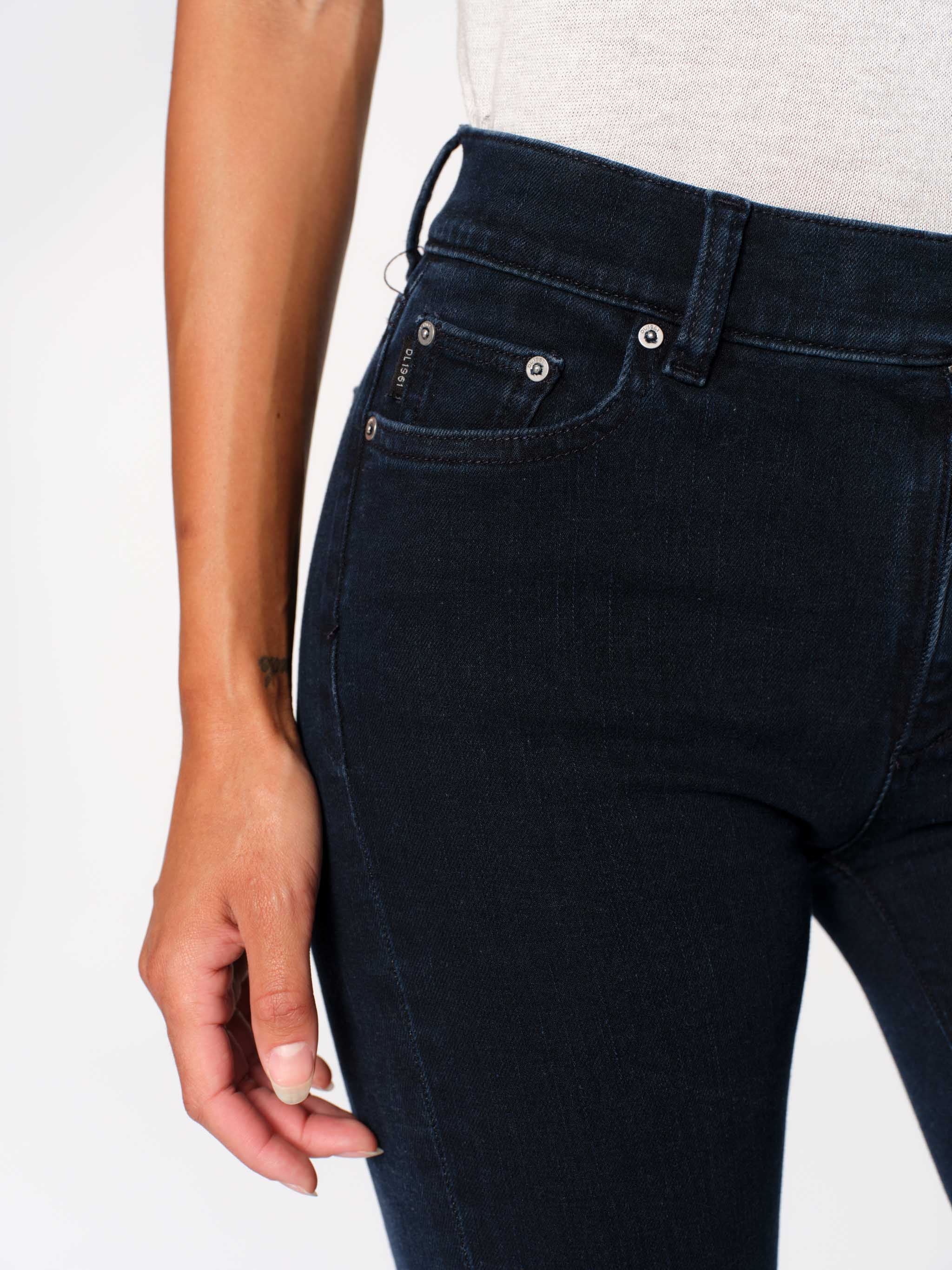 women's straight blue jean