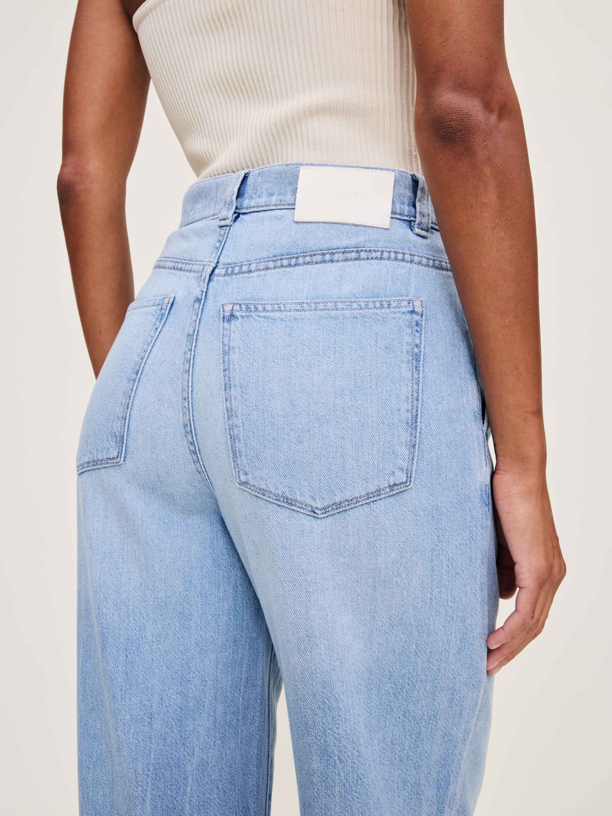 Women's Mid Rise Wide Leg Blue Jeans