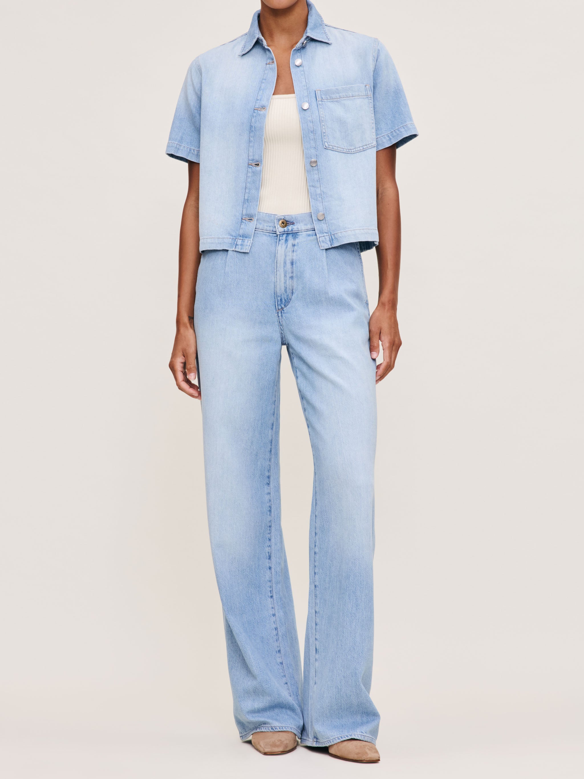 Women's Mid Rise Wide Leg Blue Jeans
