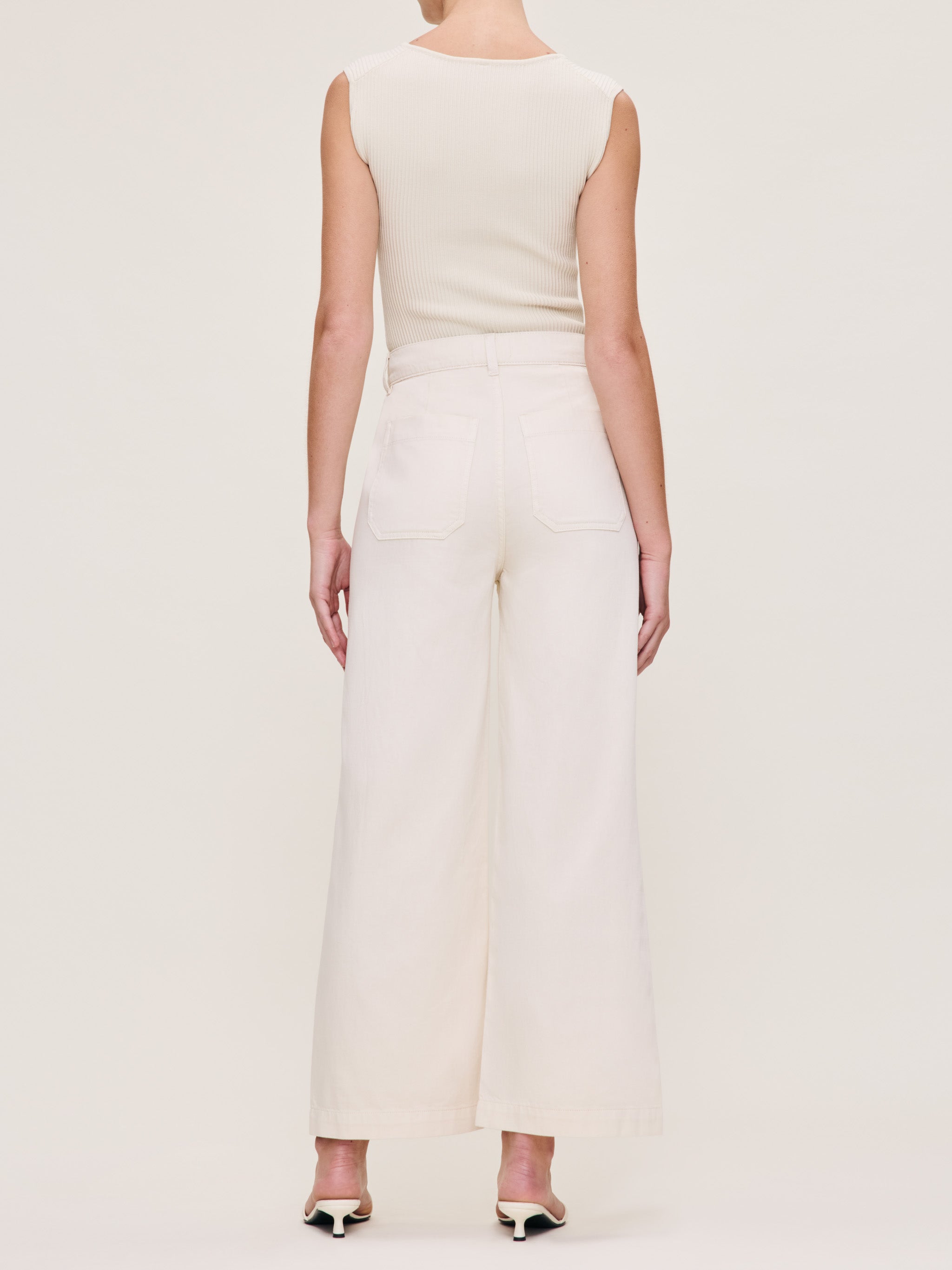 women's top white