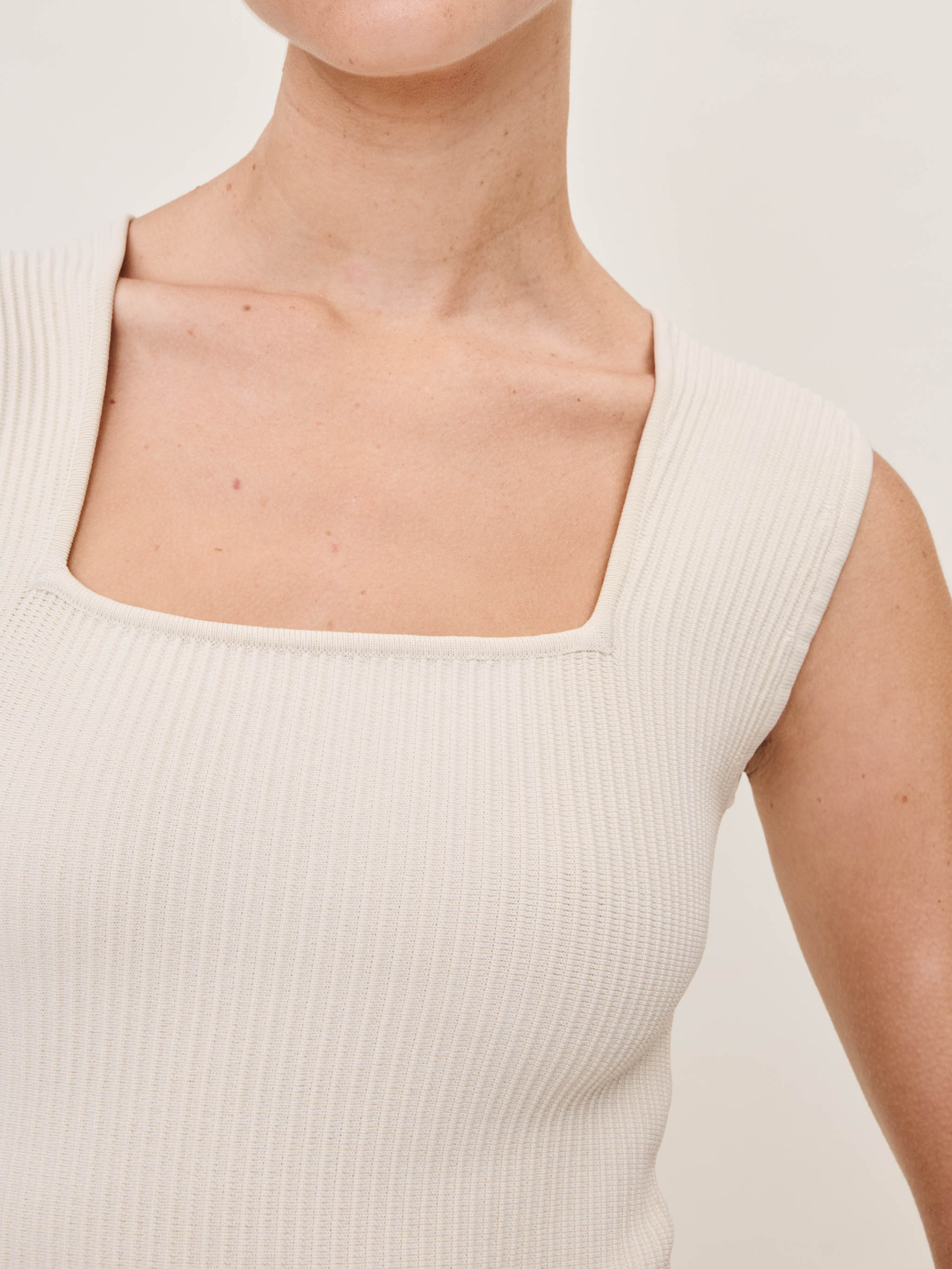 women's top white