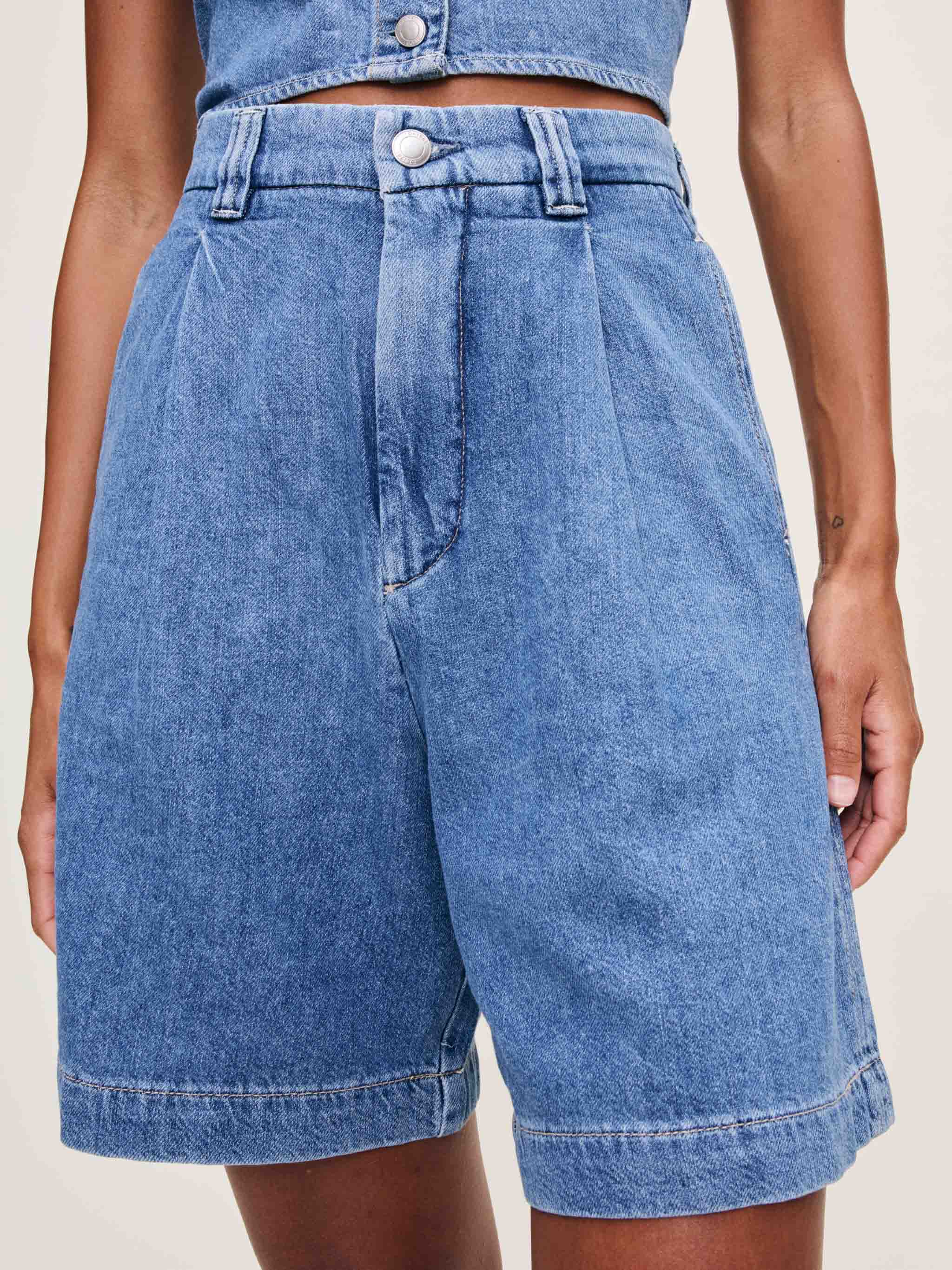 women's wide leg blue jean