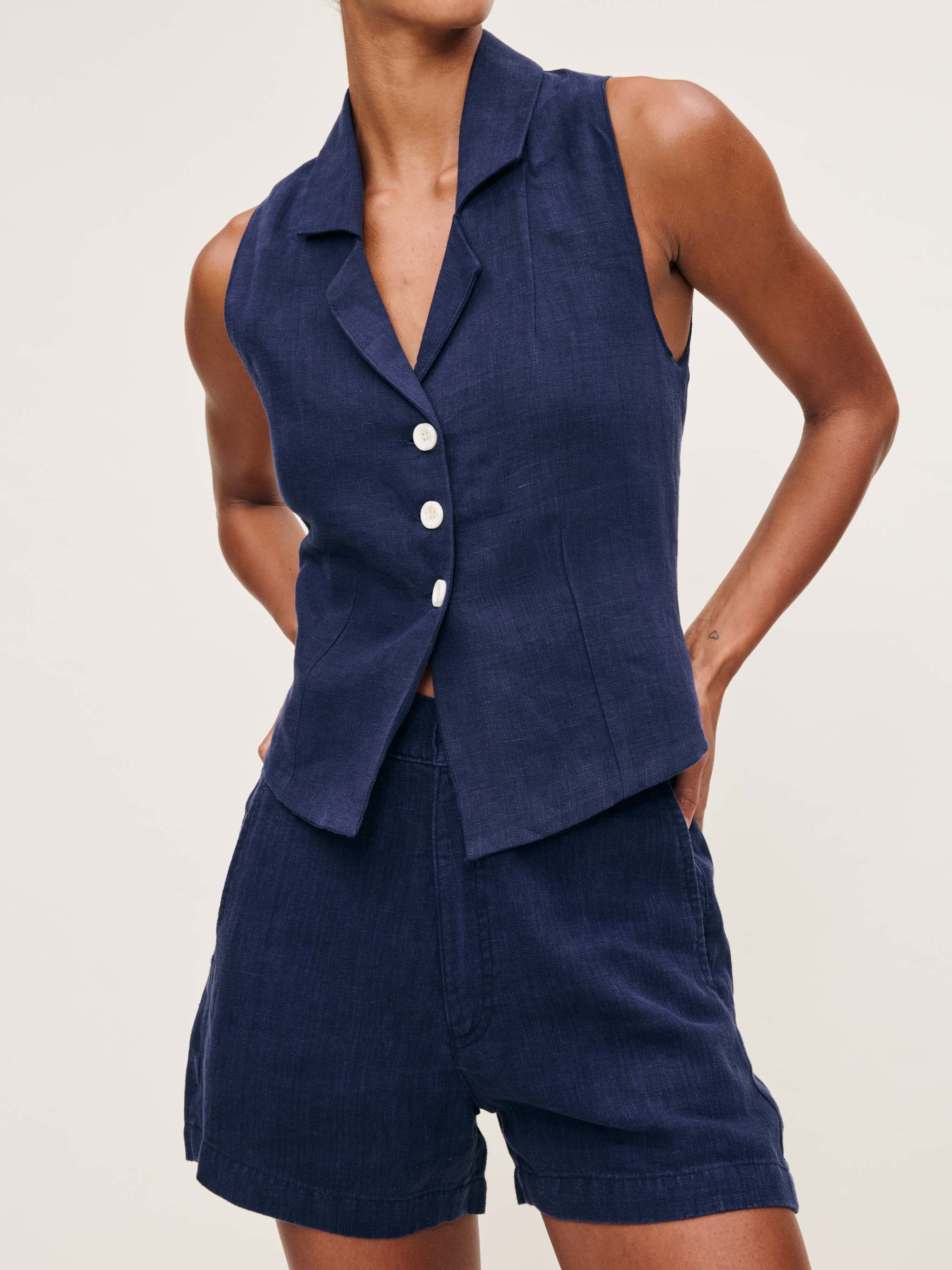 women's top blue linen