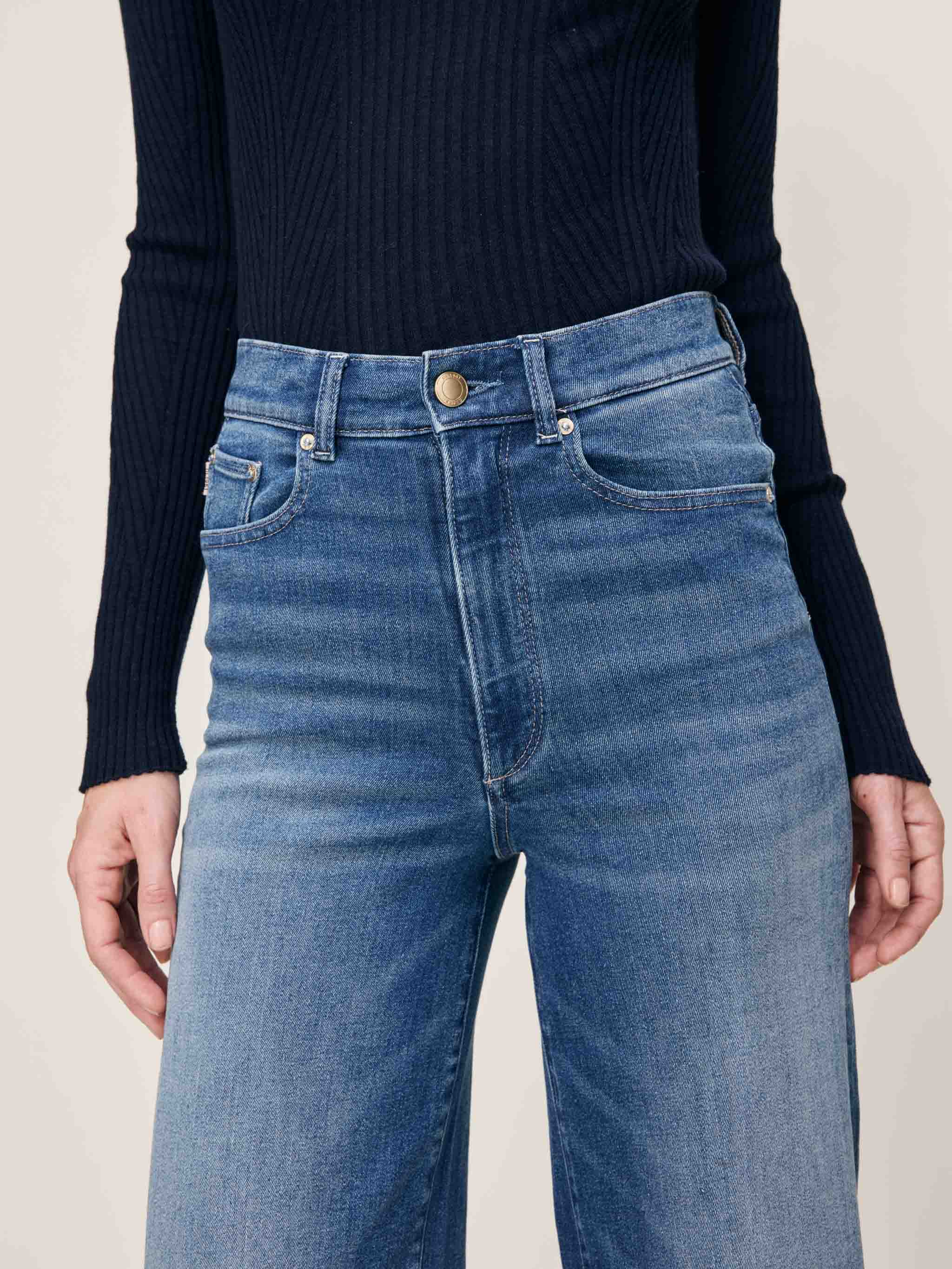 women's wide leg blue jean