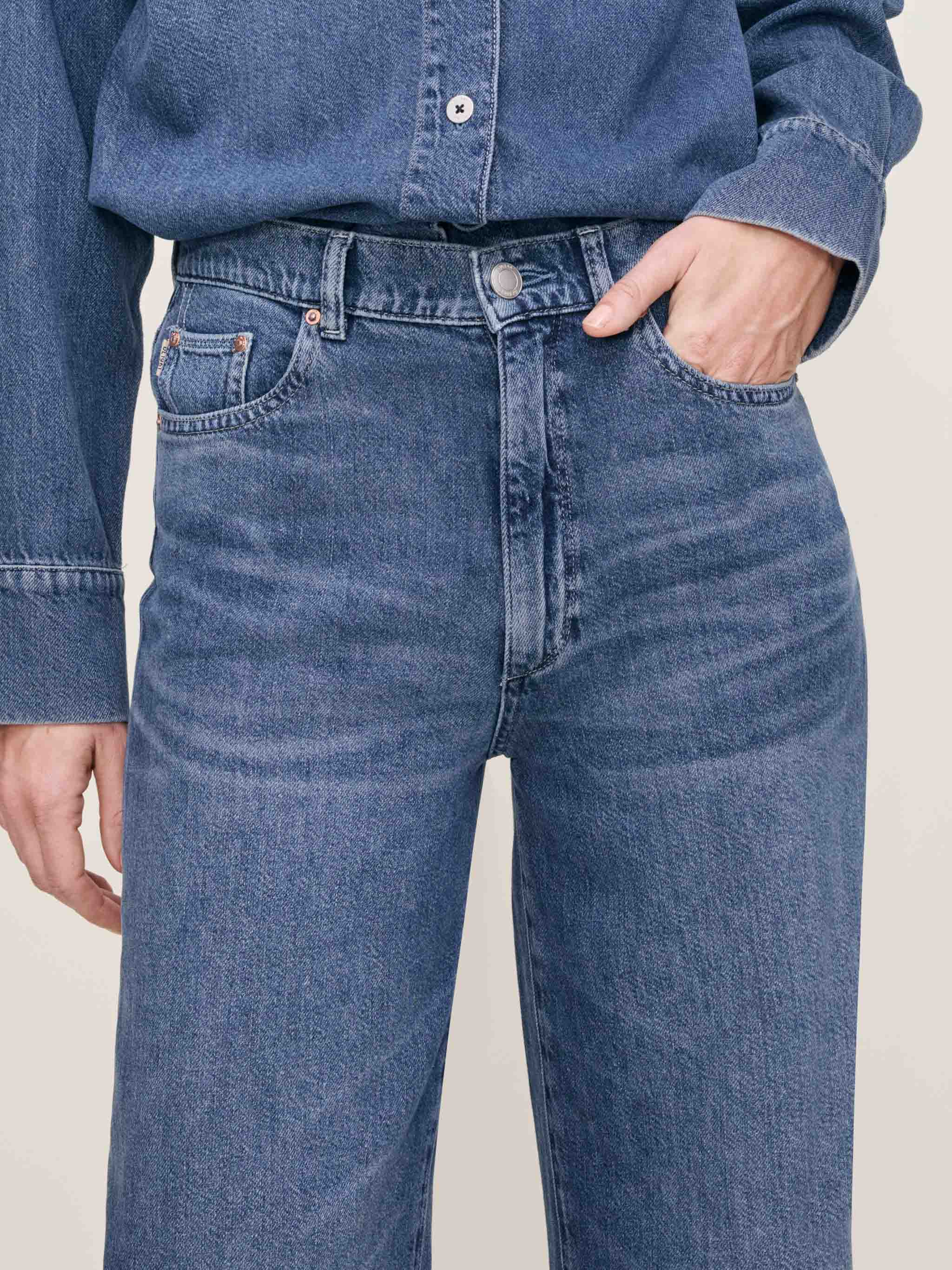 women's wide leg blue jean
