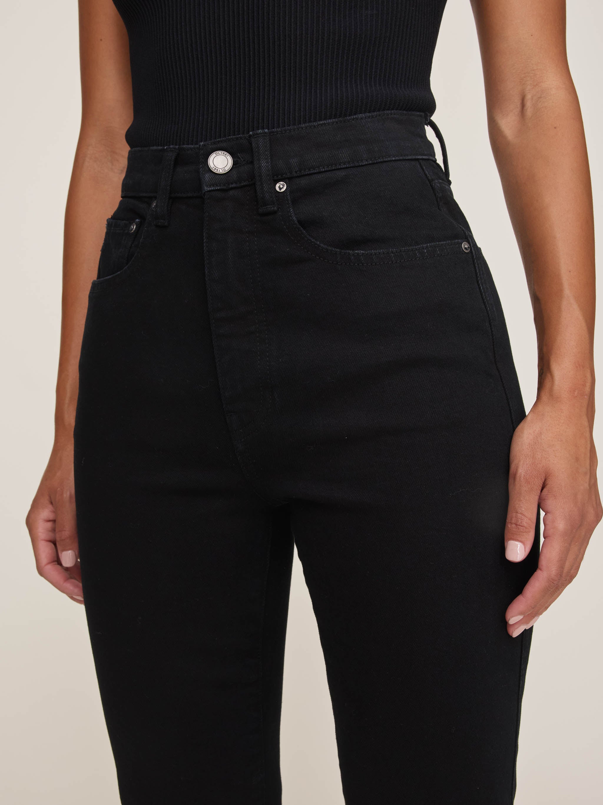 Kristy Cigarette High Rise 31