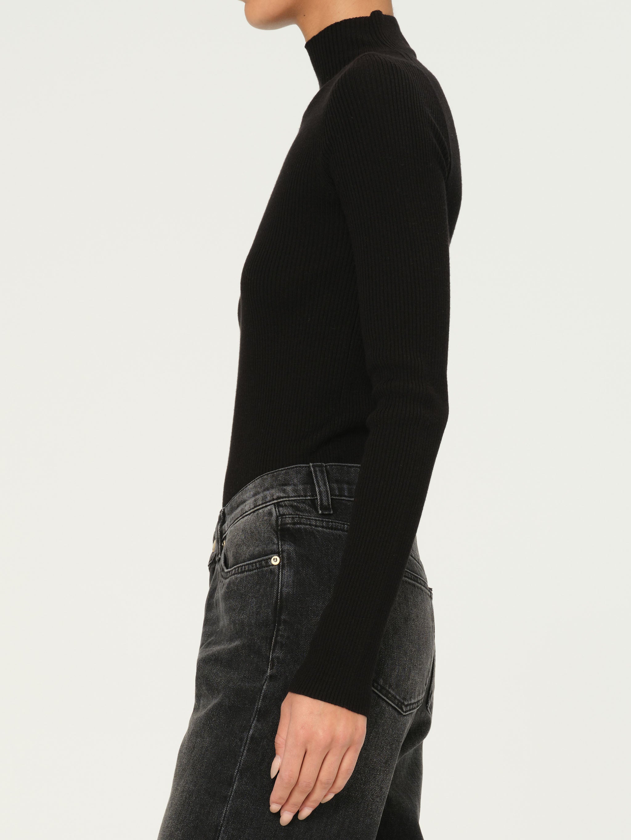 women's long sleev black top