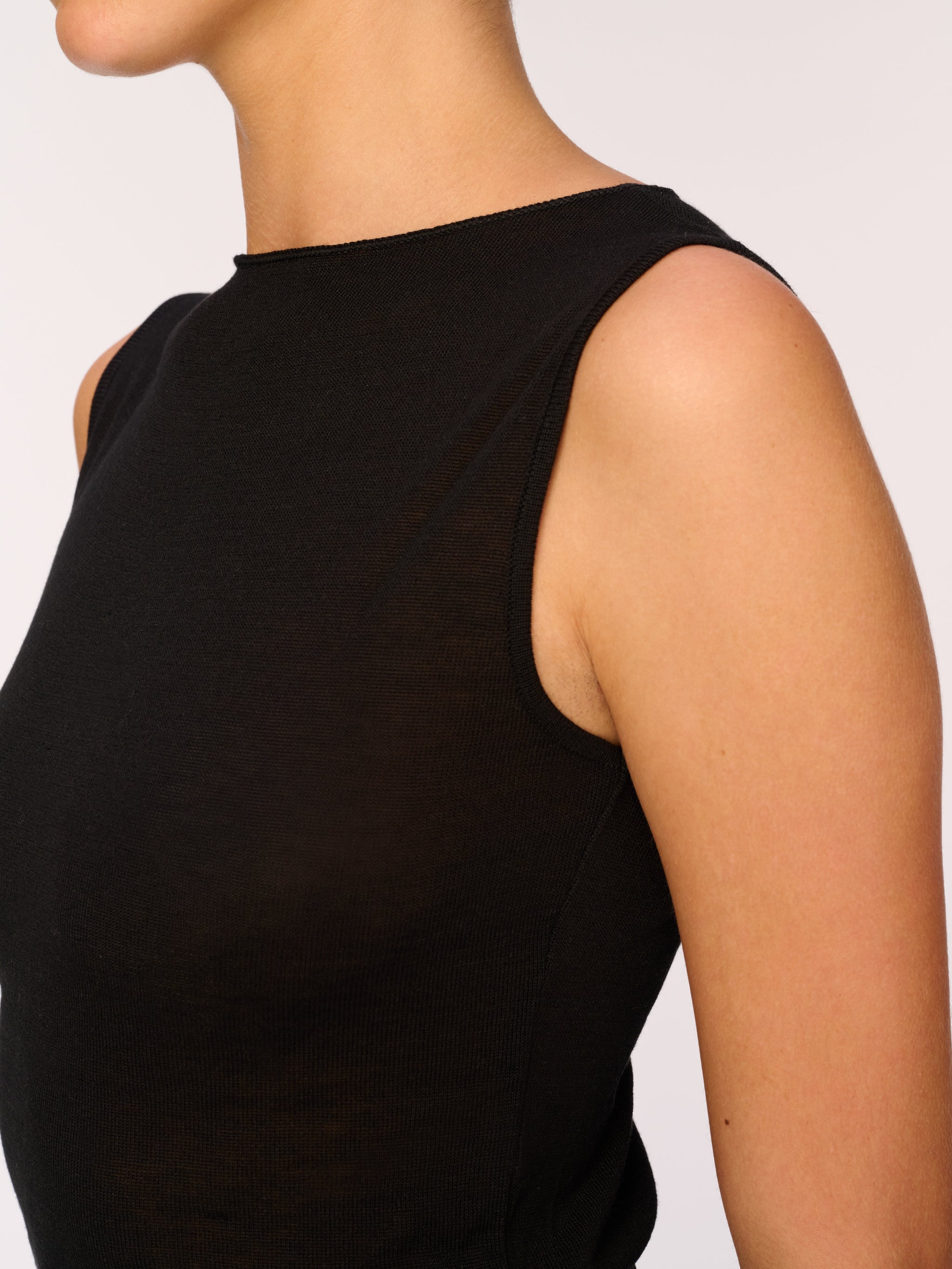 women's black tank