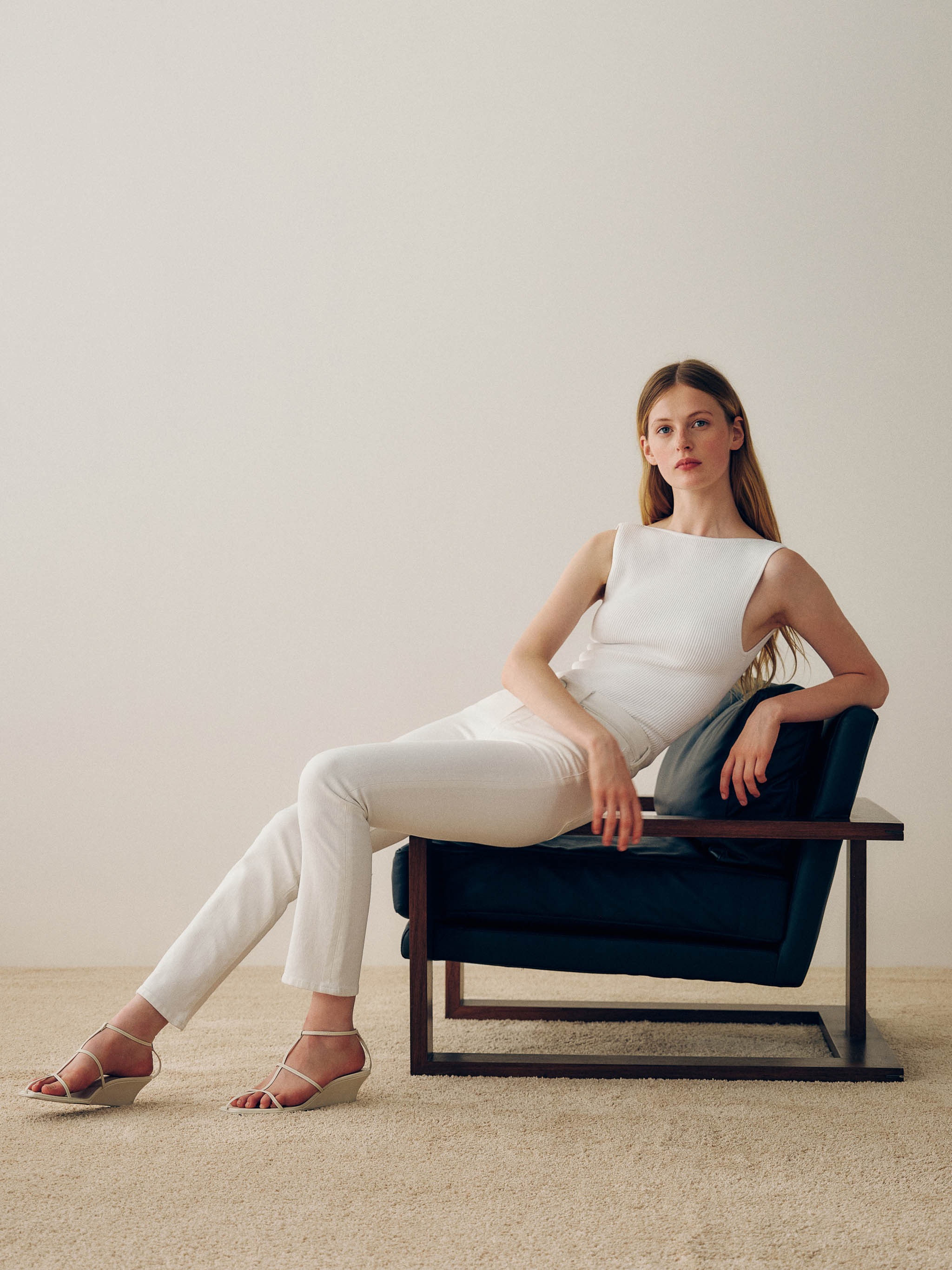 Mara Straight Mid Rise Instasculpt™ Ankle Jeans | Ecru