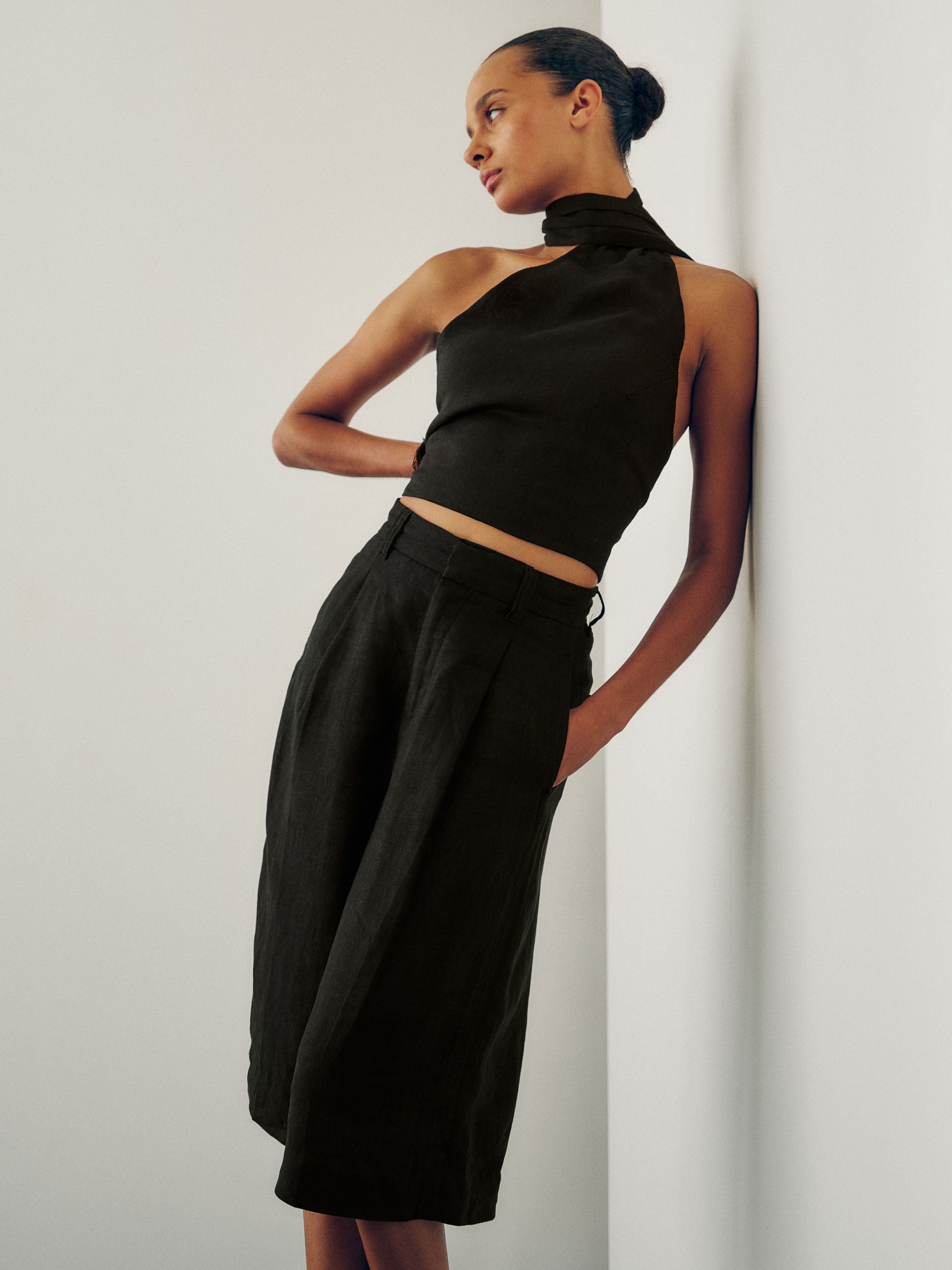 Hepburn Short High Rise Pleated 14.5