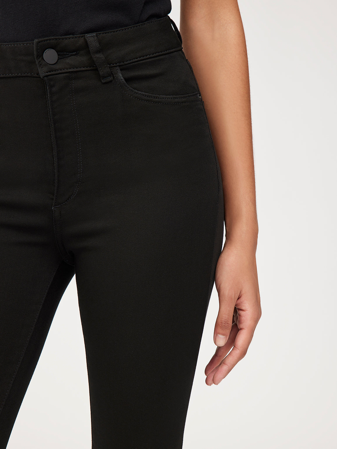 women's skinny black jean
