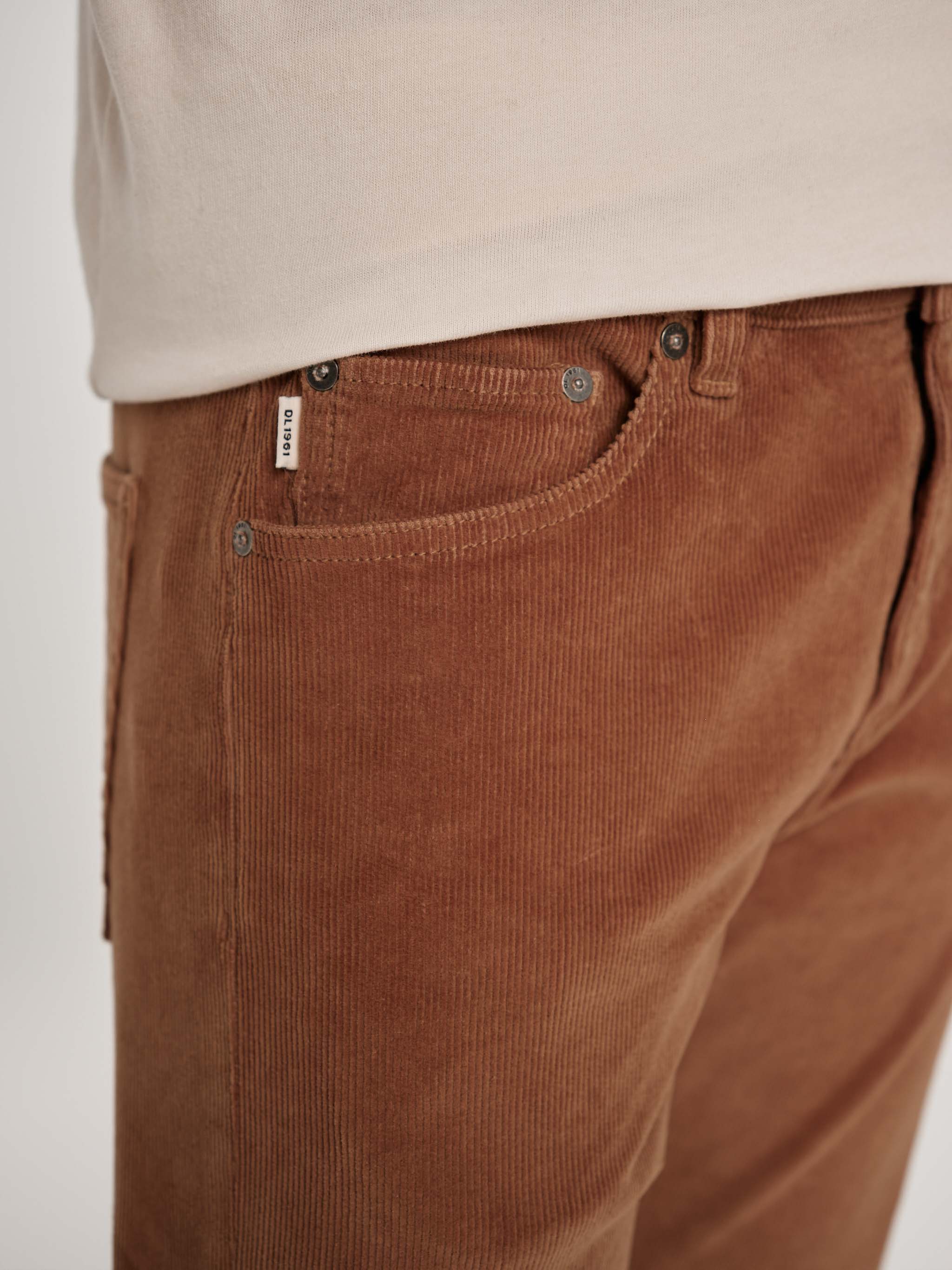 Russell Slim Straight Jeans | Mojave Corduroy