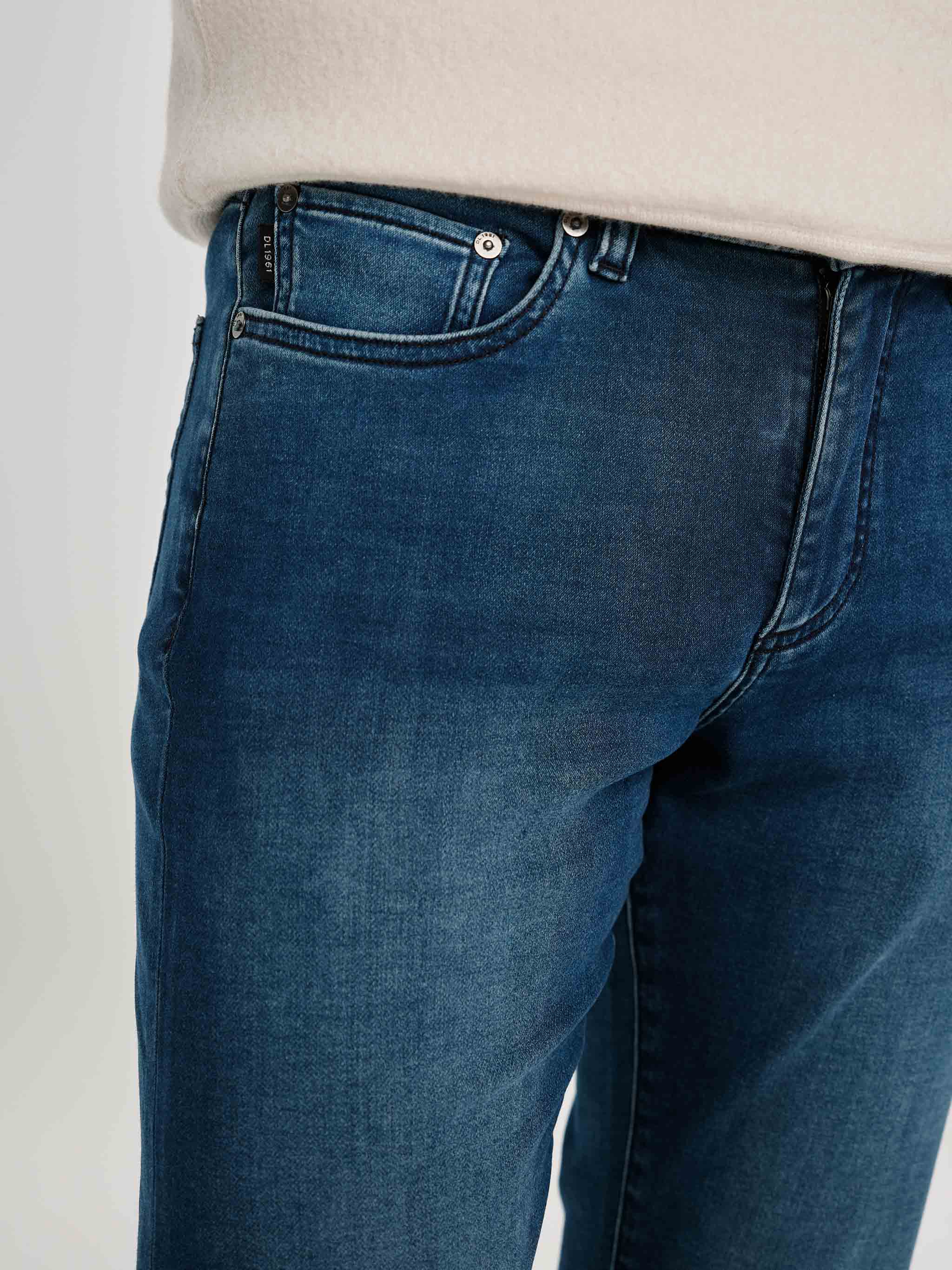 Avery Relaxed Straight Jeans | Chesapeake (Mid Indigo)