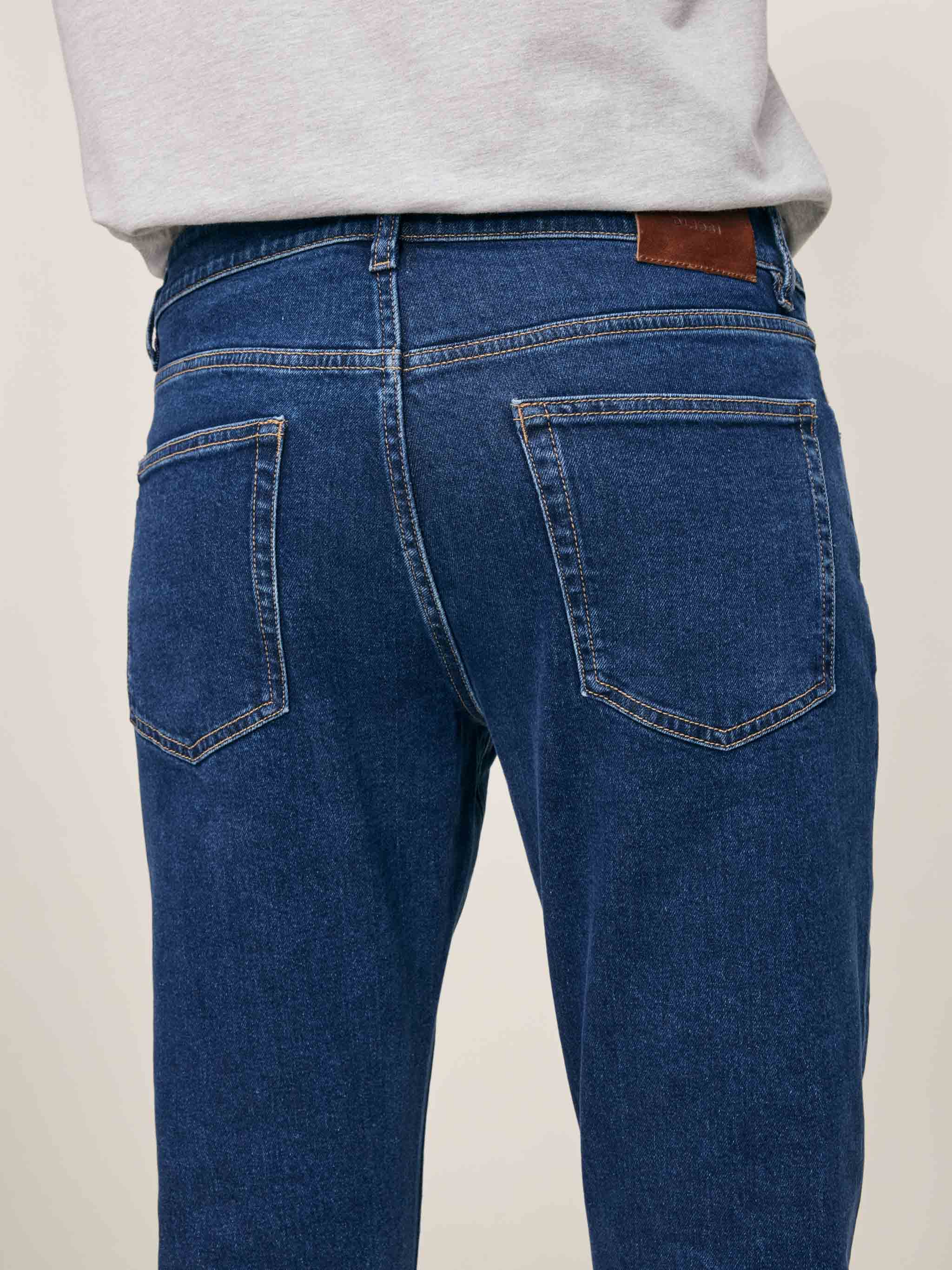Russell Slim Straight Jeans | Clearwater