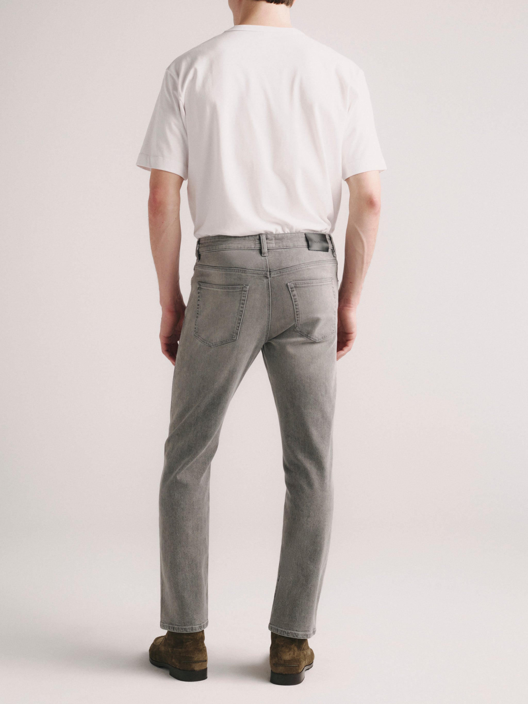 Noah Straight Jeans | Smoulder