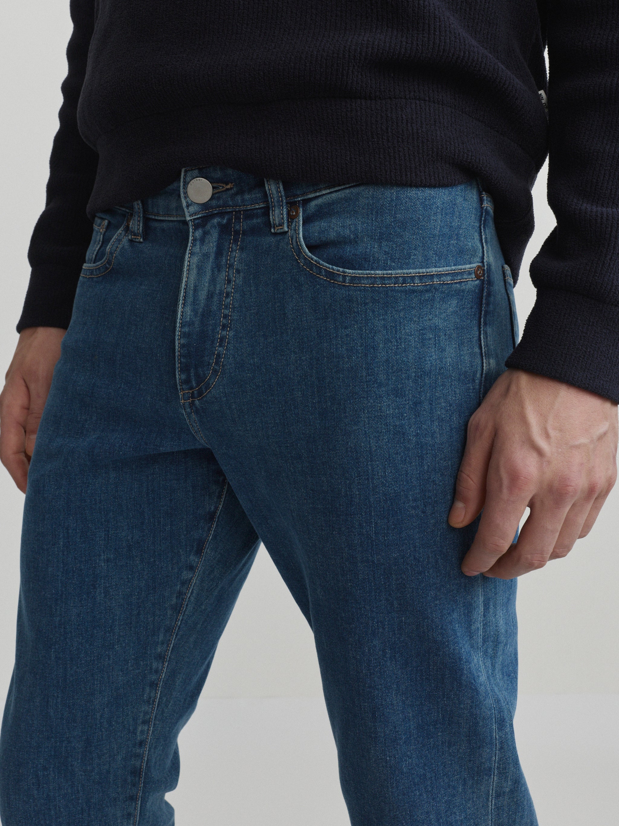 Russell Slim Straight Jeans | Highland Park