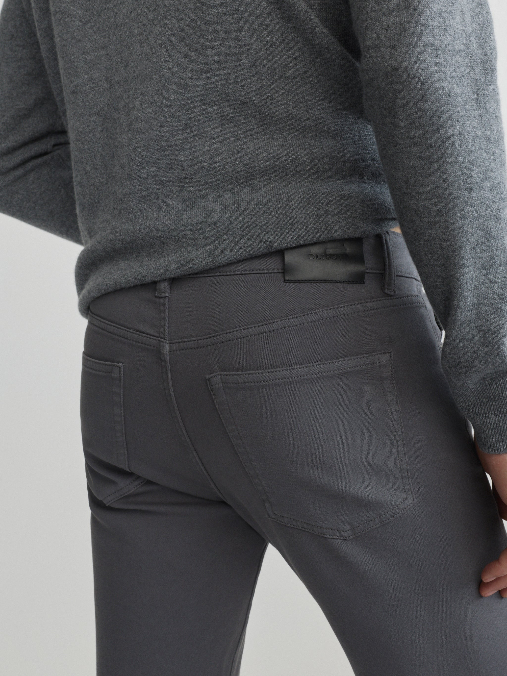 Russell Slim Straight Jeans | Alloy