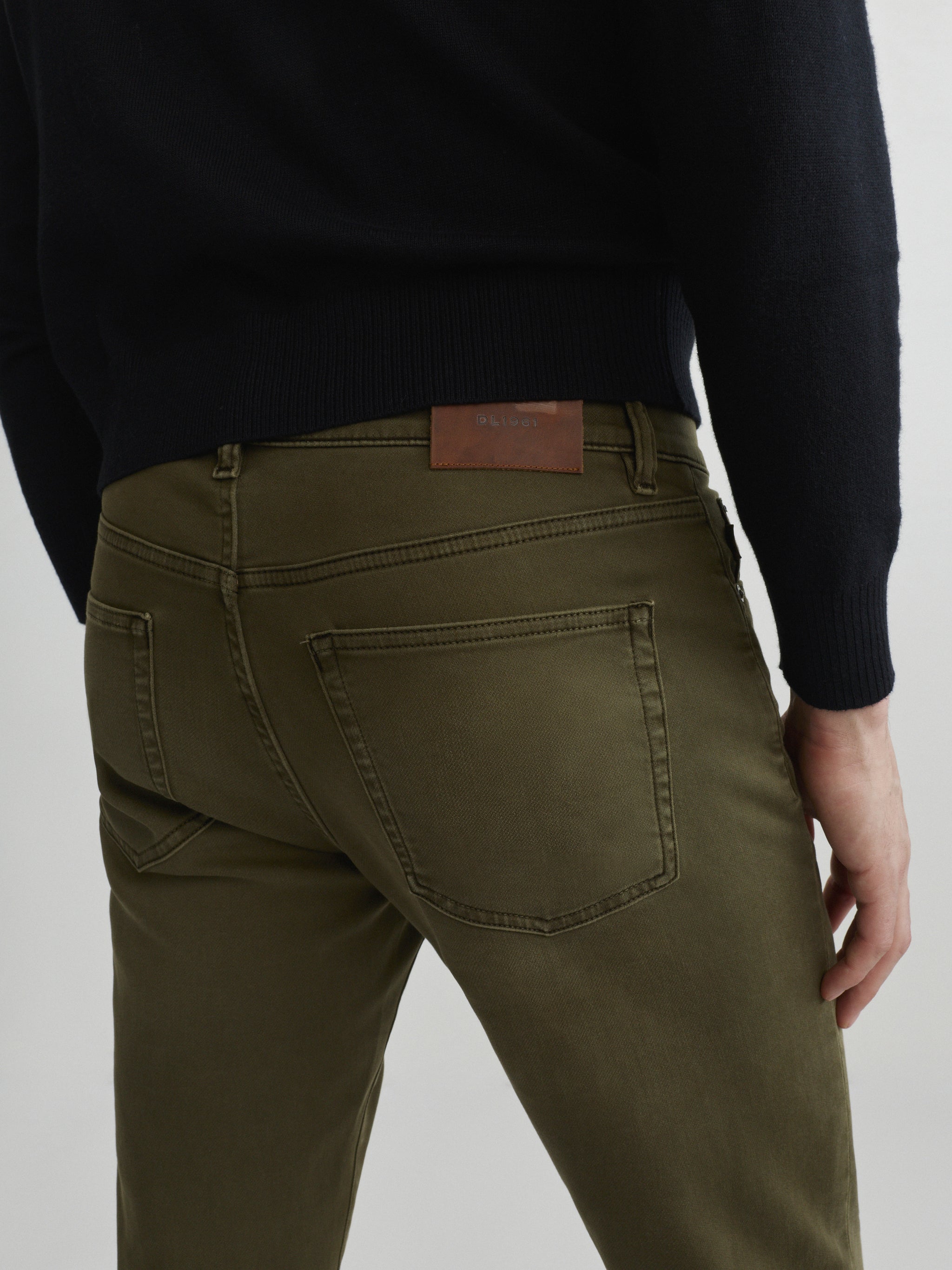 Russell Slim Straight Jeans | Olive