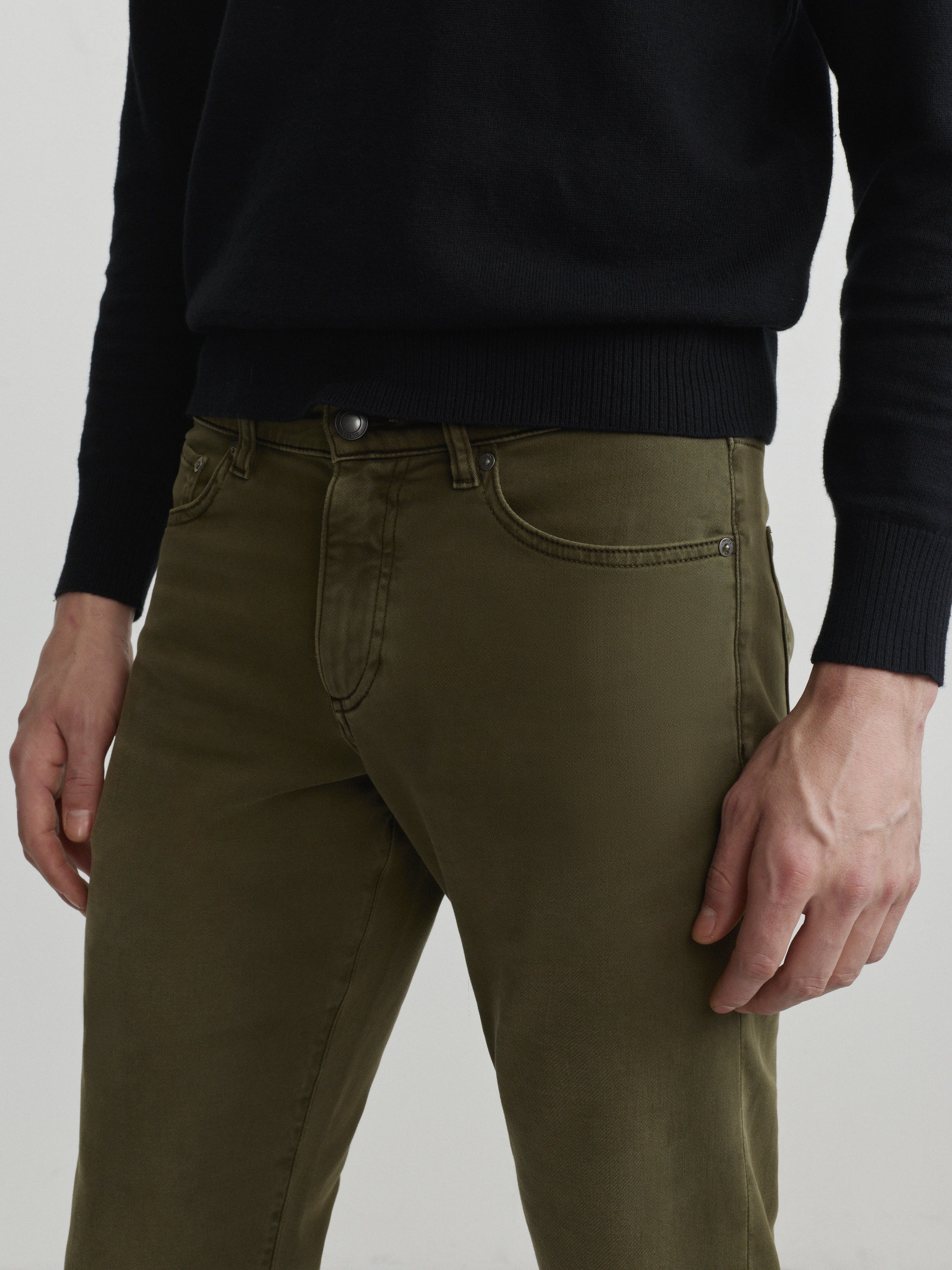 Russell Slim Straight Jeans | Olive