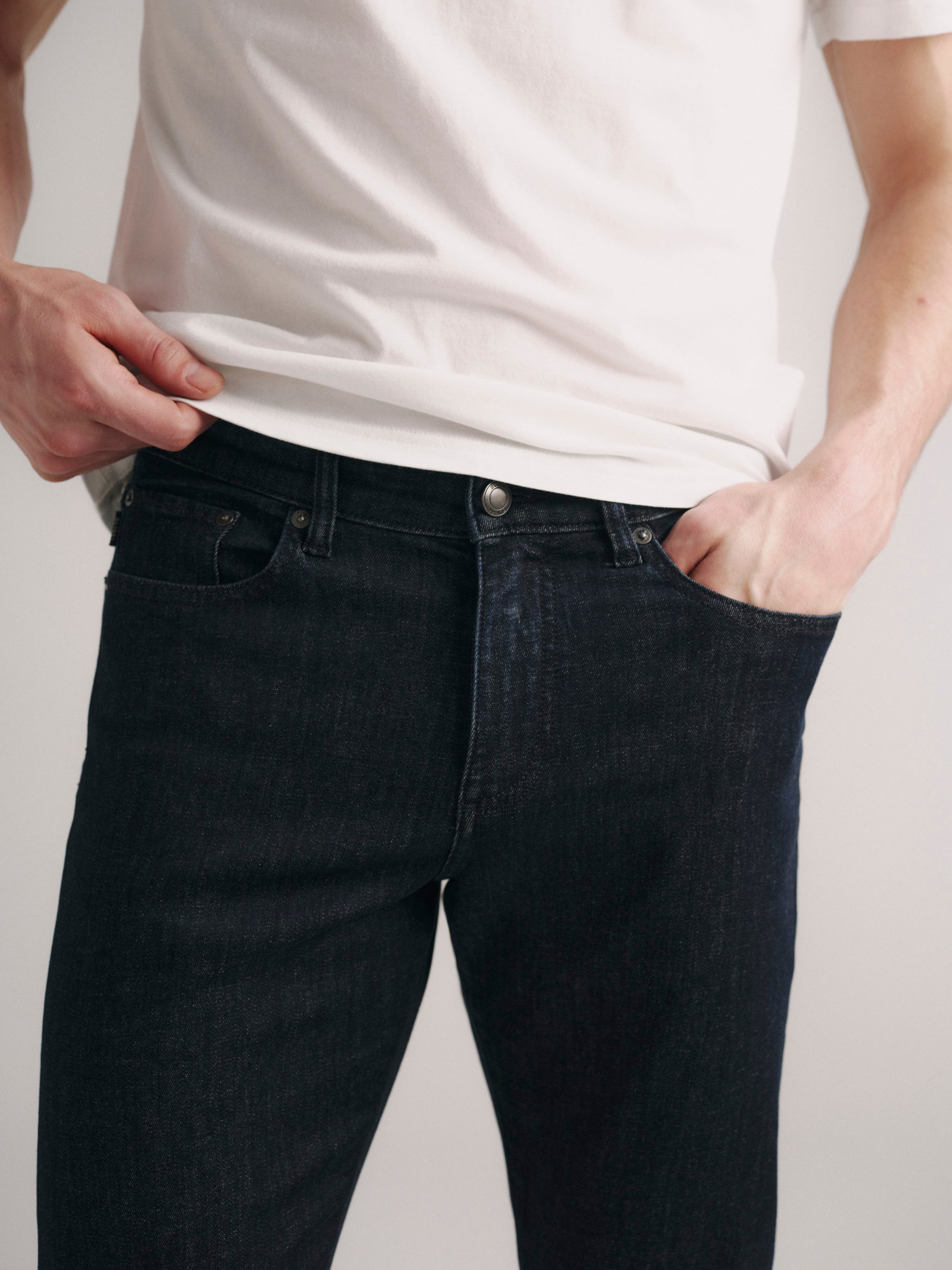 Russell Slim Straight Jeans | Crescent Harbor