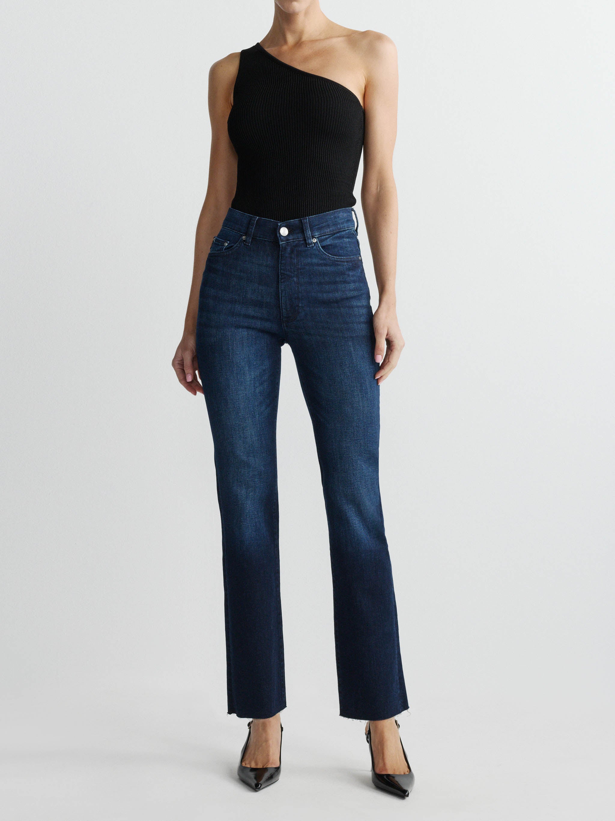 Halle Straight High Rise Instasculpt™ 29