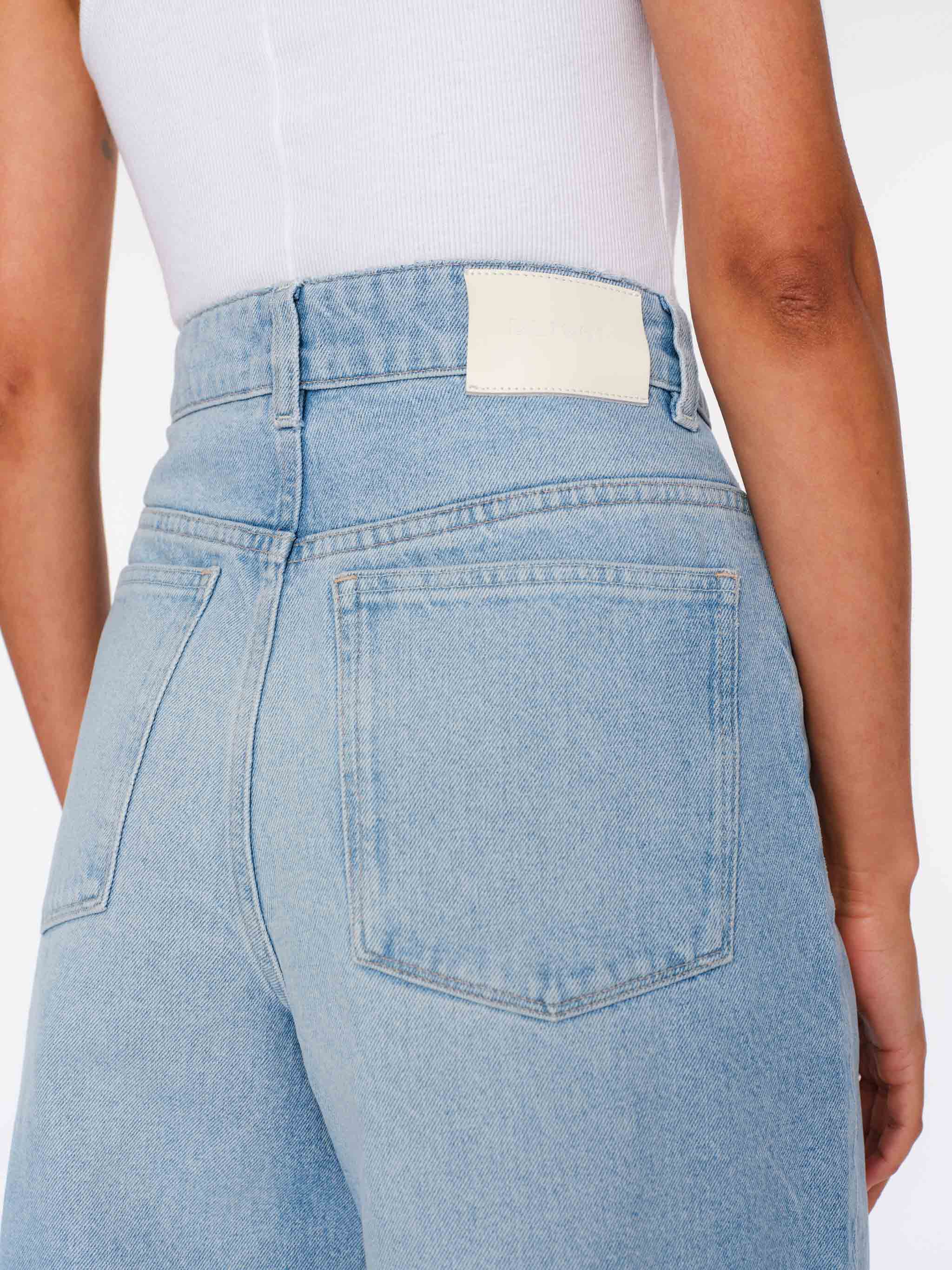 women's ultra white leg blue jean