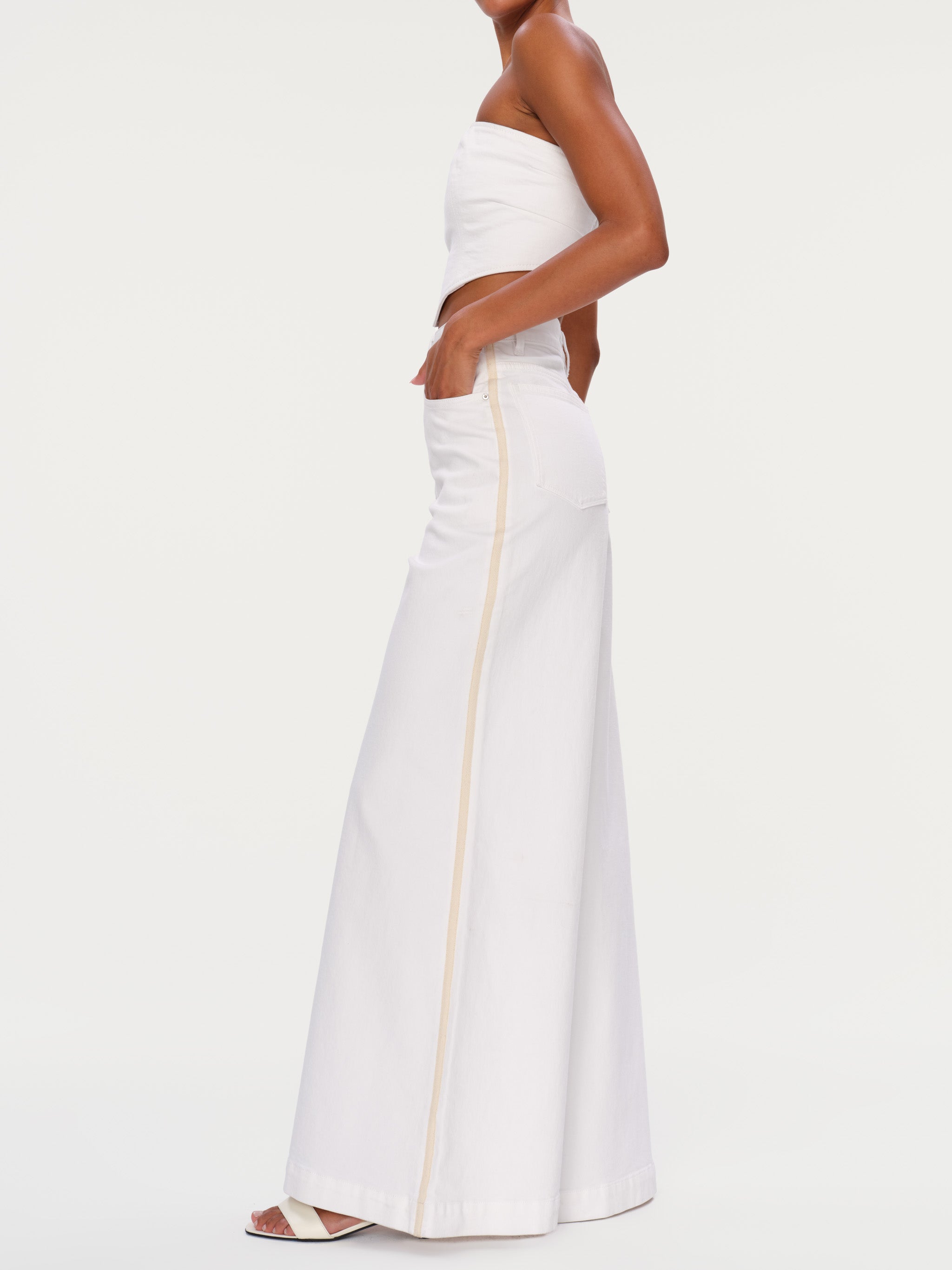 Women's High Rise Wide Leg White Jeans