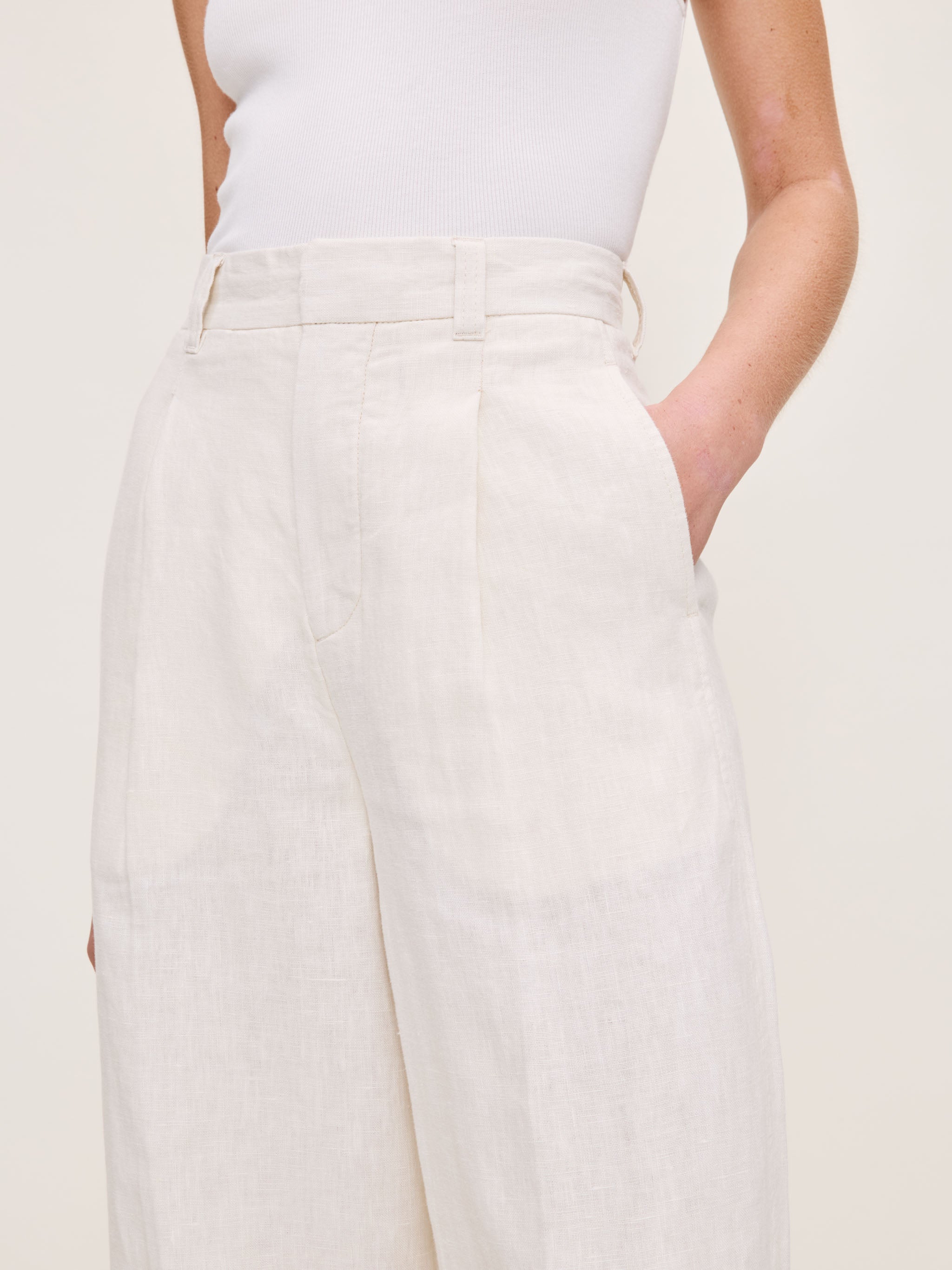 Women's Off-White High Rise Wide Leg Linen Pants