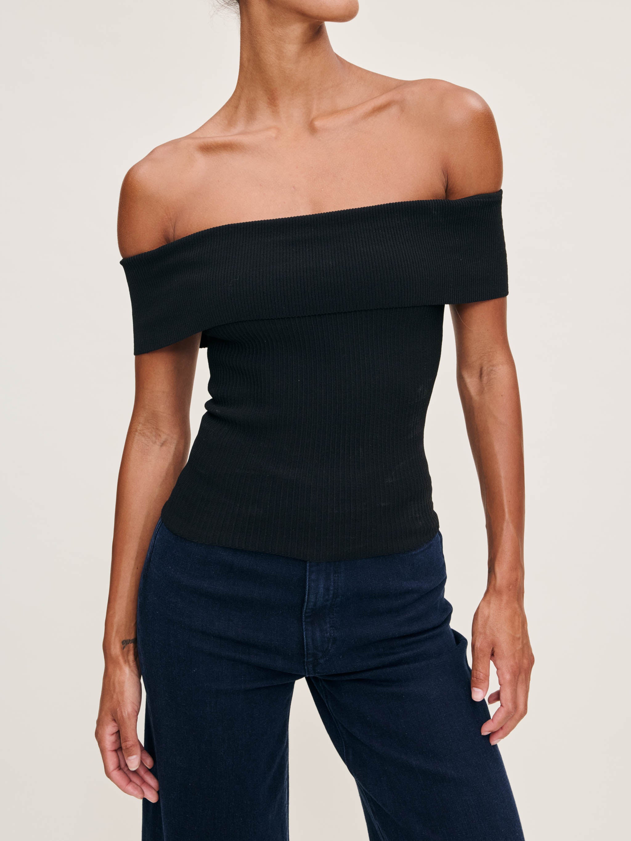 Women's Black Off The Shoulder Sculpting Top