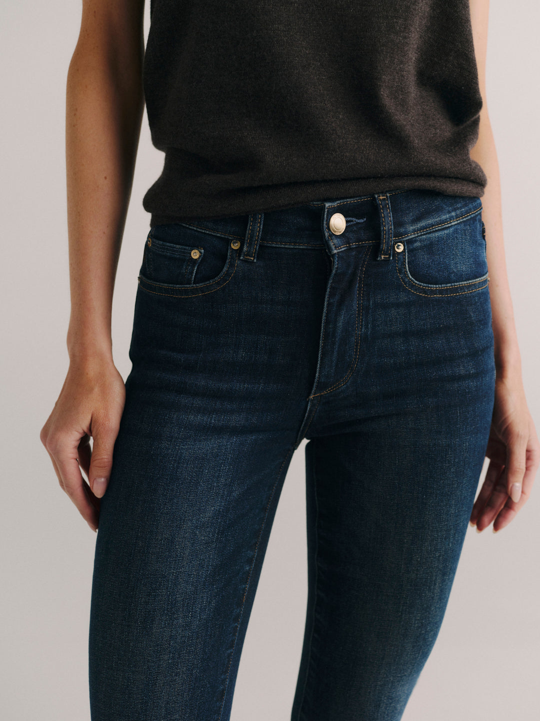 Mara Straight Mid Rise Instasculpt™ Ankle Jeans |  Eastside