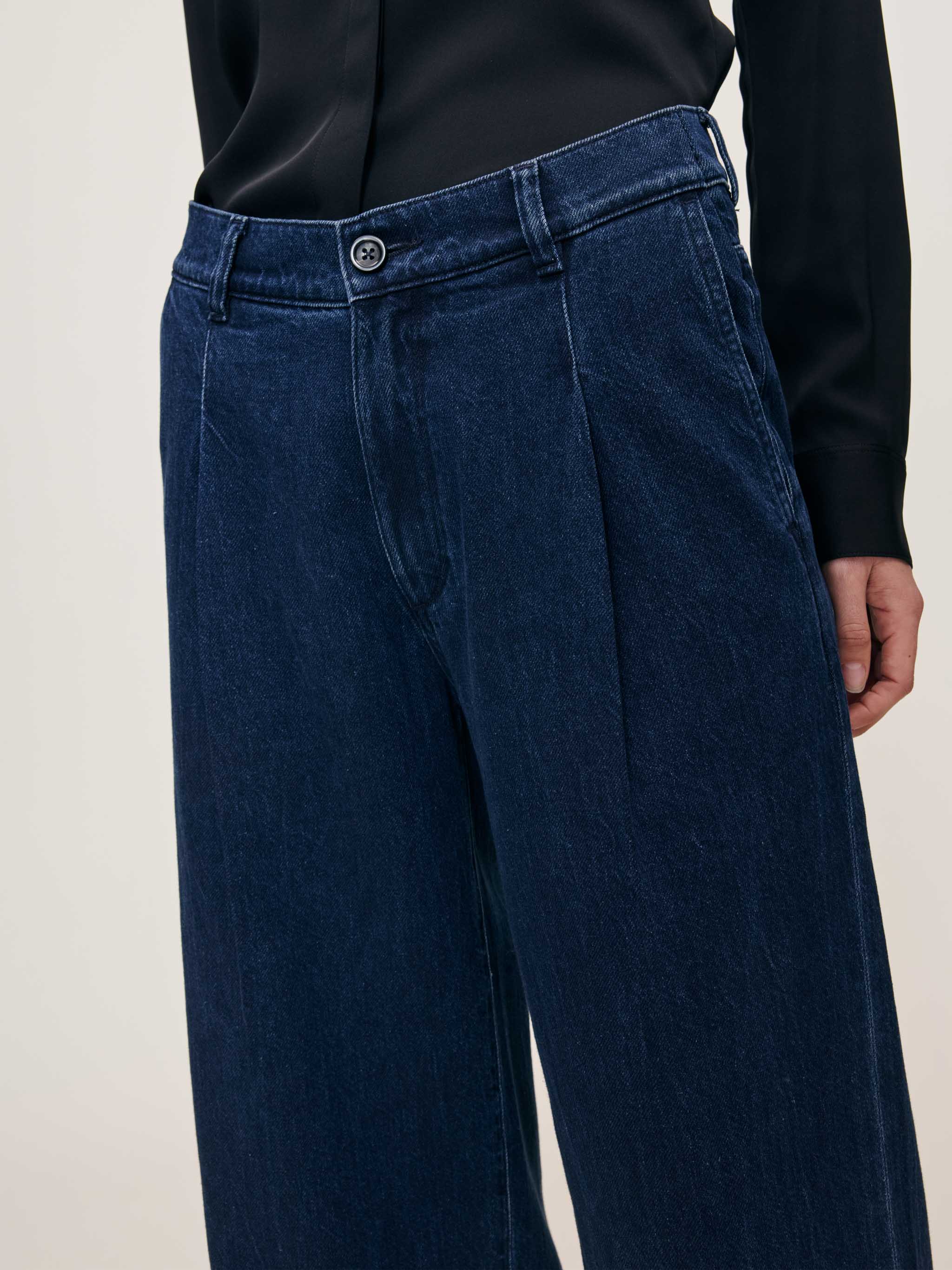 women's wide leg blue jean