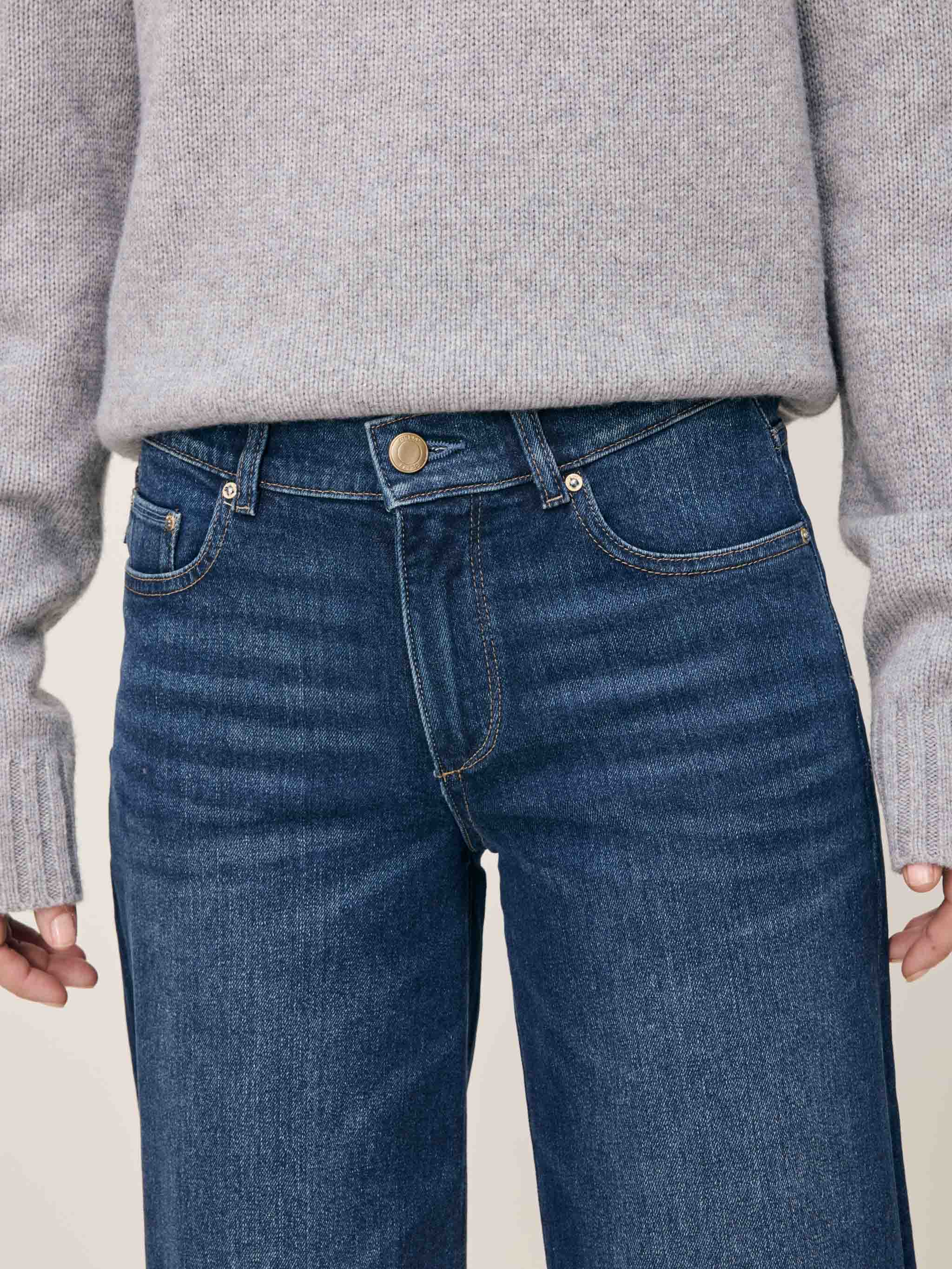 women's wide leg blue jean