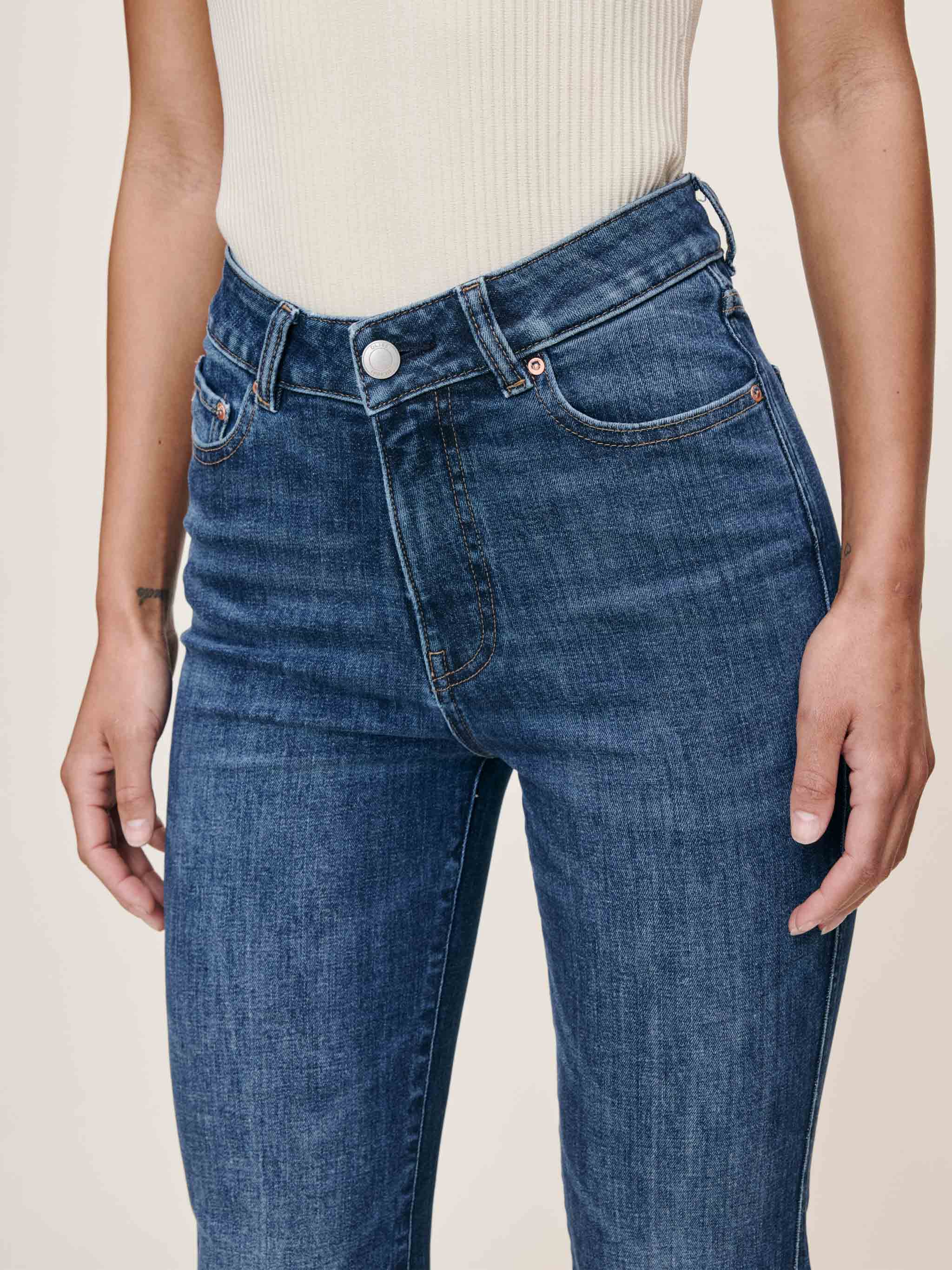 Claira Straight Boot Contoured Instasculpt™ Mid Rise 32