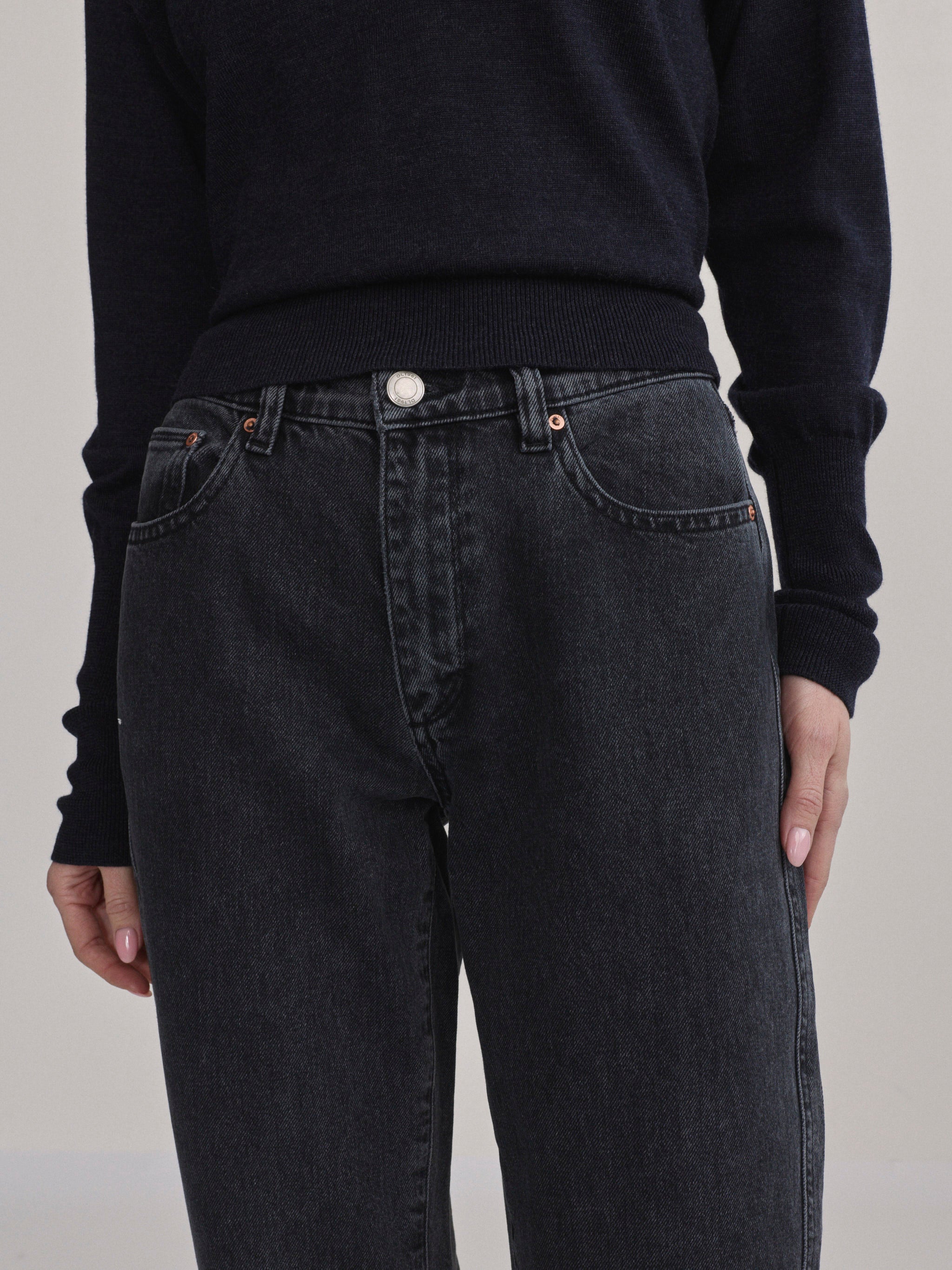 DL1961 Cate Classic Straight jeans in washed black 'Nightshade', front waist detail.