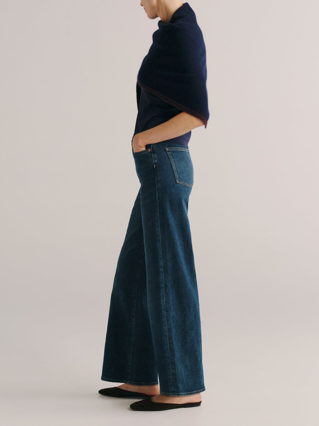DL1961 Hepburn wide-leg jeans in dark indigo 'Eve', side profile of full-length wide leg
